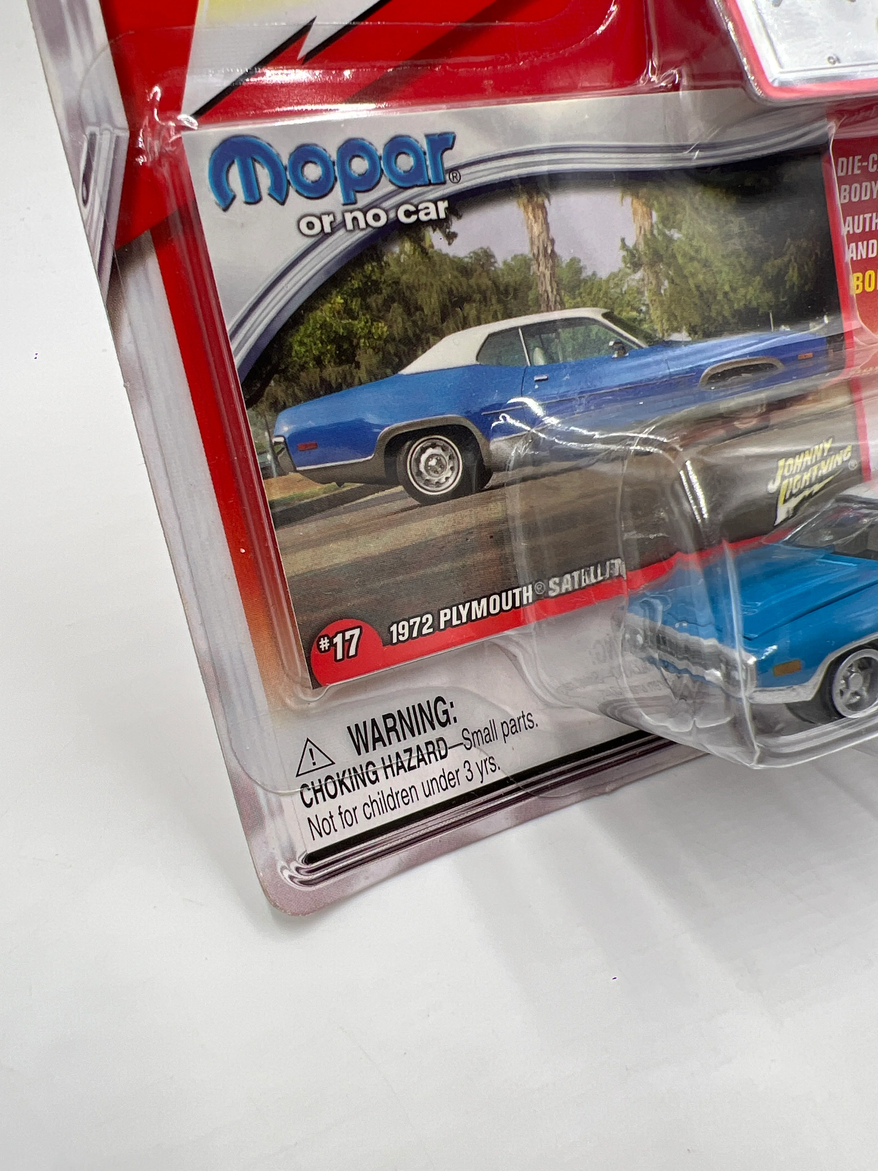 Johnny Lightning Mopar Or No Car #17 1972 Plymouth Satellite Blue 219D - Image 4