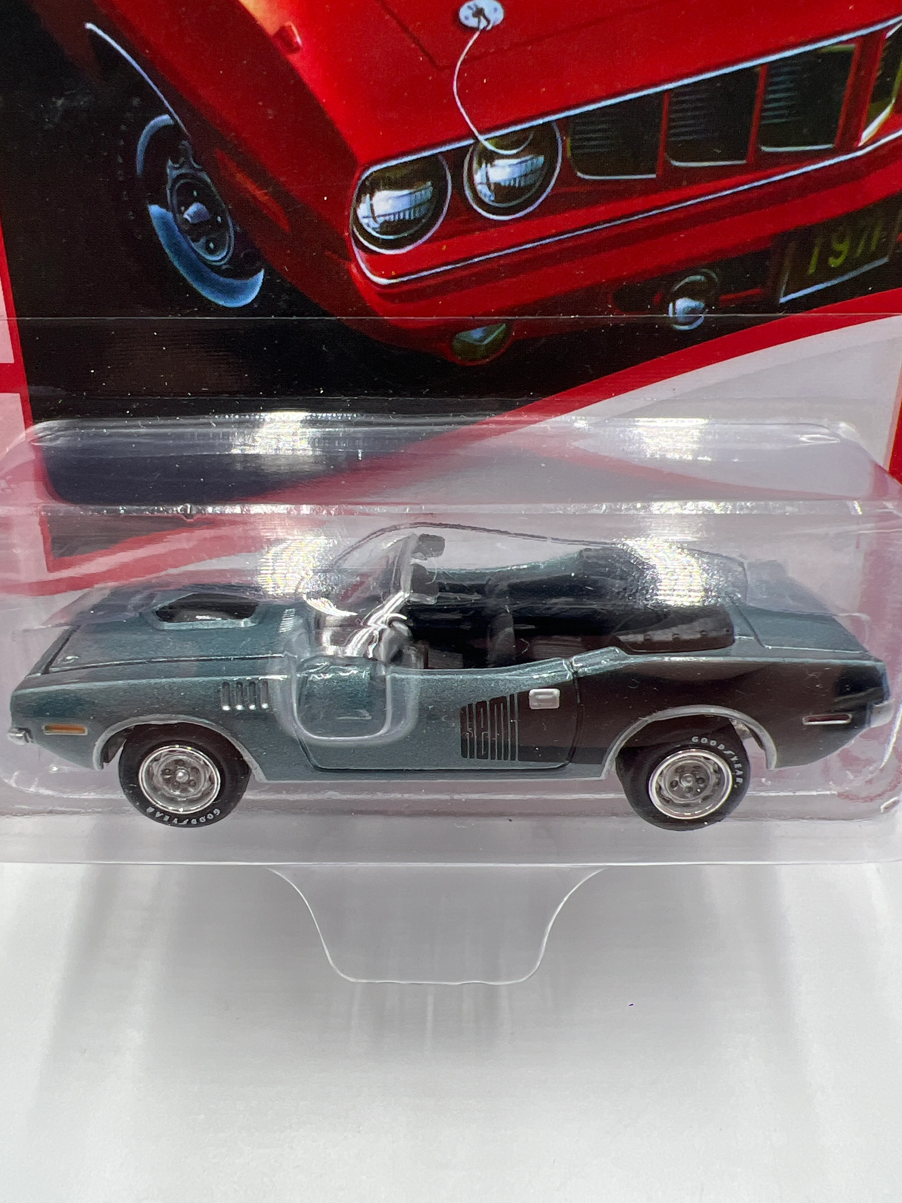 Johnny Lightning Muscle Cars U.S.A Class of 1971 Release 2 Version B 1971 Plymouth Cuda Convertible Winchester Gray 229H - Image 3