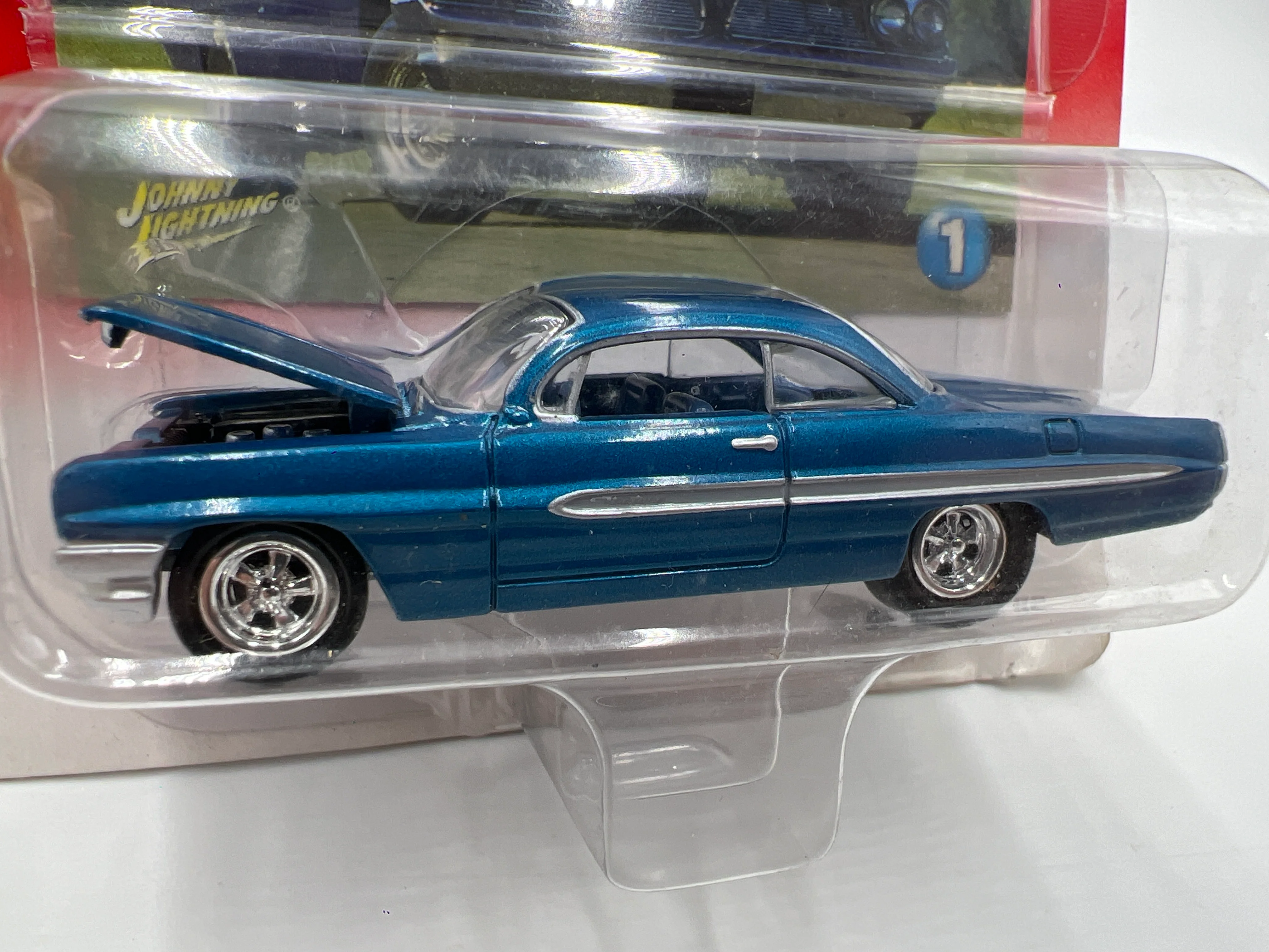 Johnny Lightning Muscle Cars USA #1 1961 Pontiac Ventura Blue 220A - Image 2