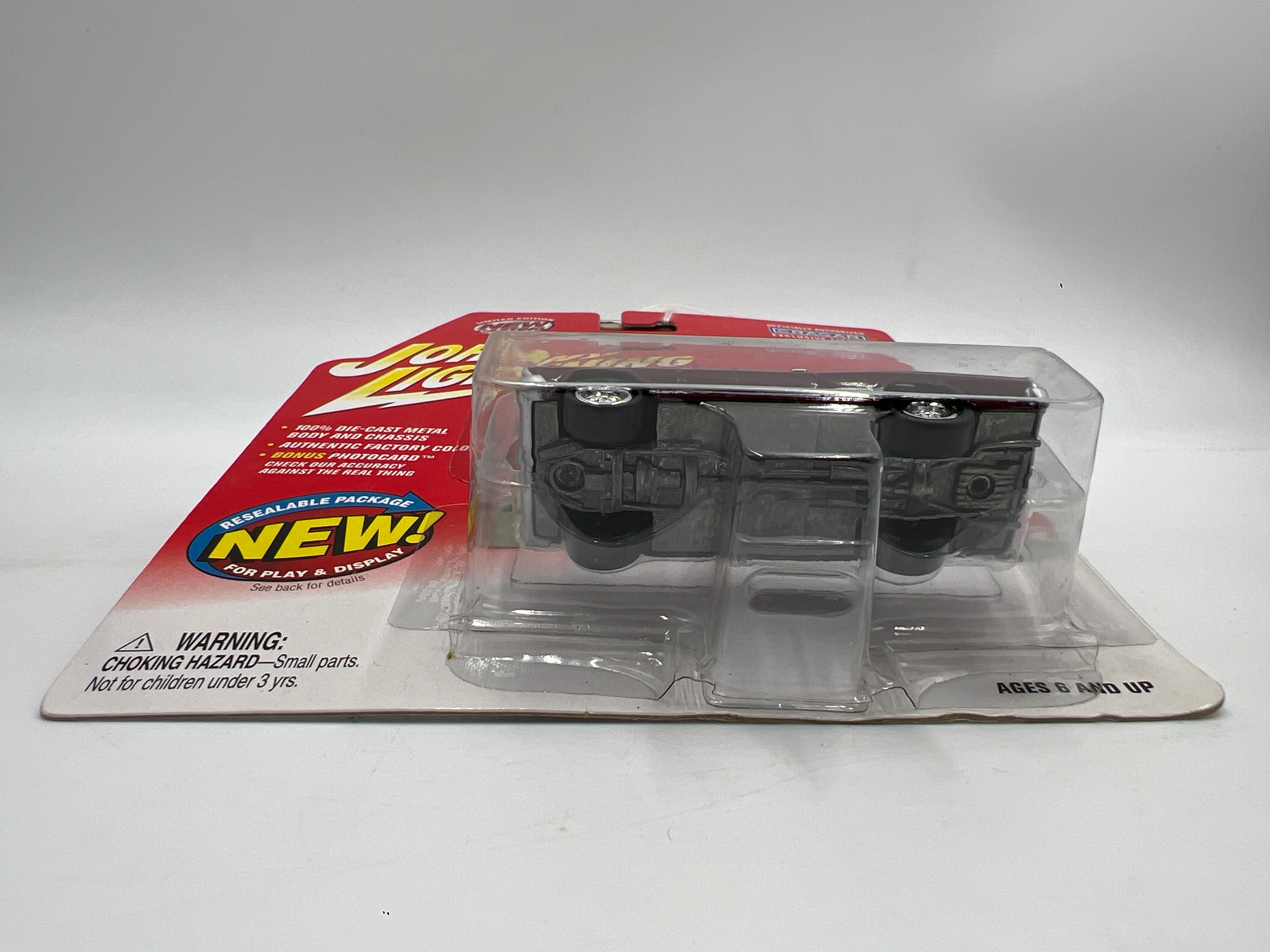 Johnny Lightning Muscle Cars USA #5 1967 Ford Fairlane GT Burgundy 218C - Image 5