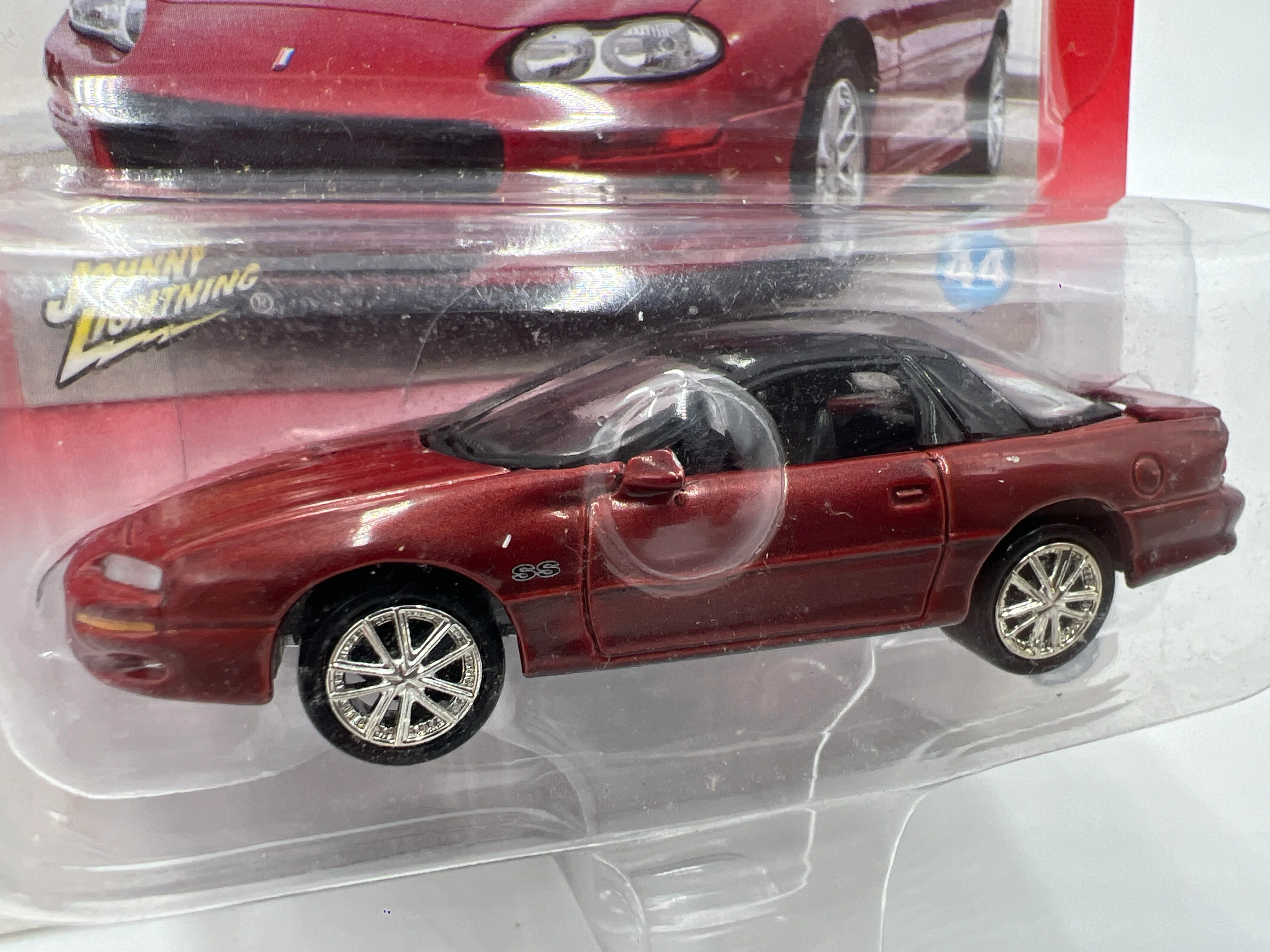 Johnny Lightning Muscle Cars USA #44 2001 Chevy Camaro SS Red 220A - Image 2