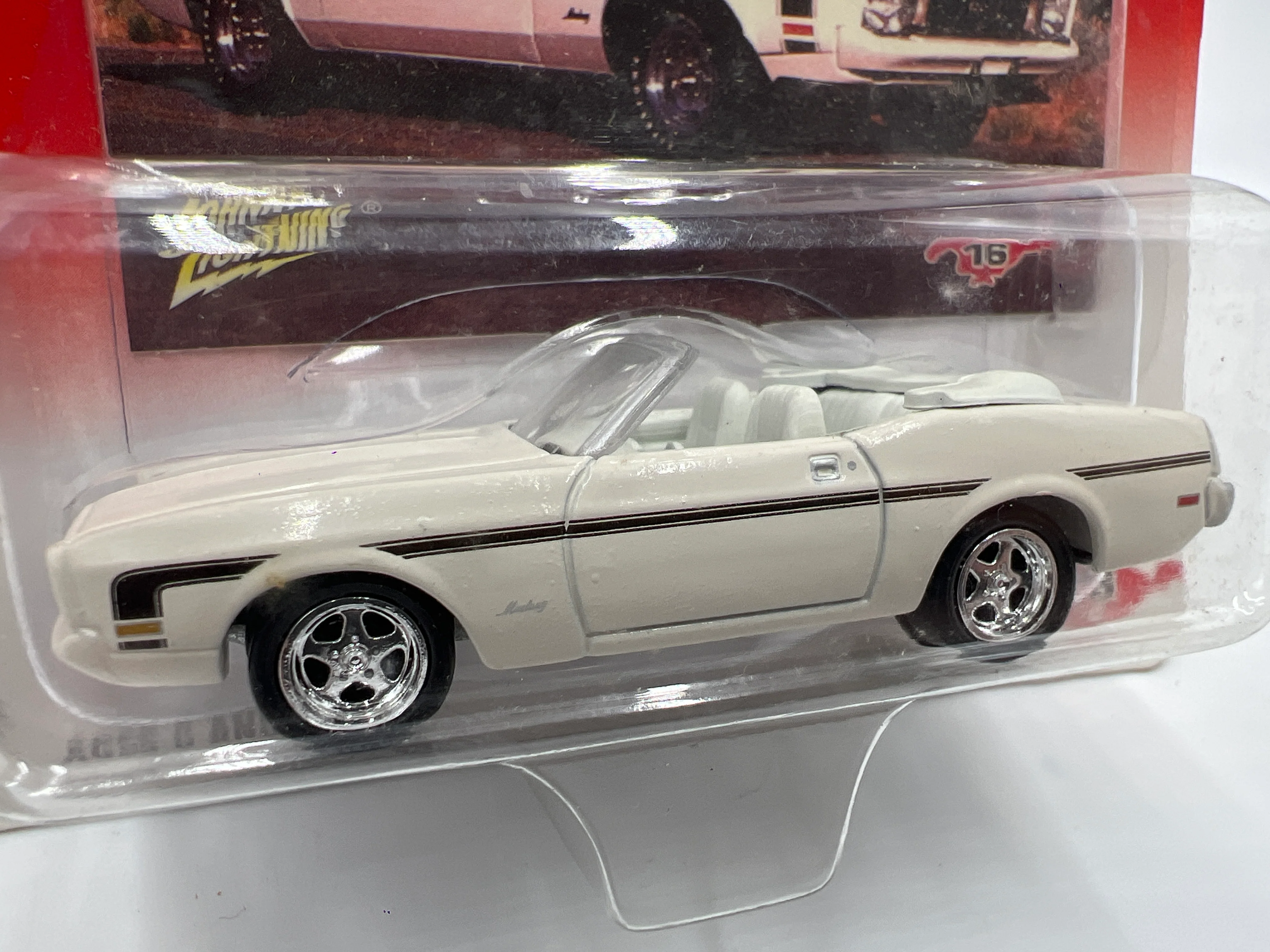 Johnny Lightning Mustang Series #16 1973 Ford Mustang Convertible 222C - Image 2