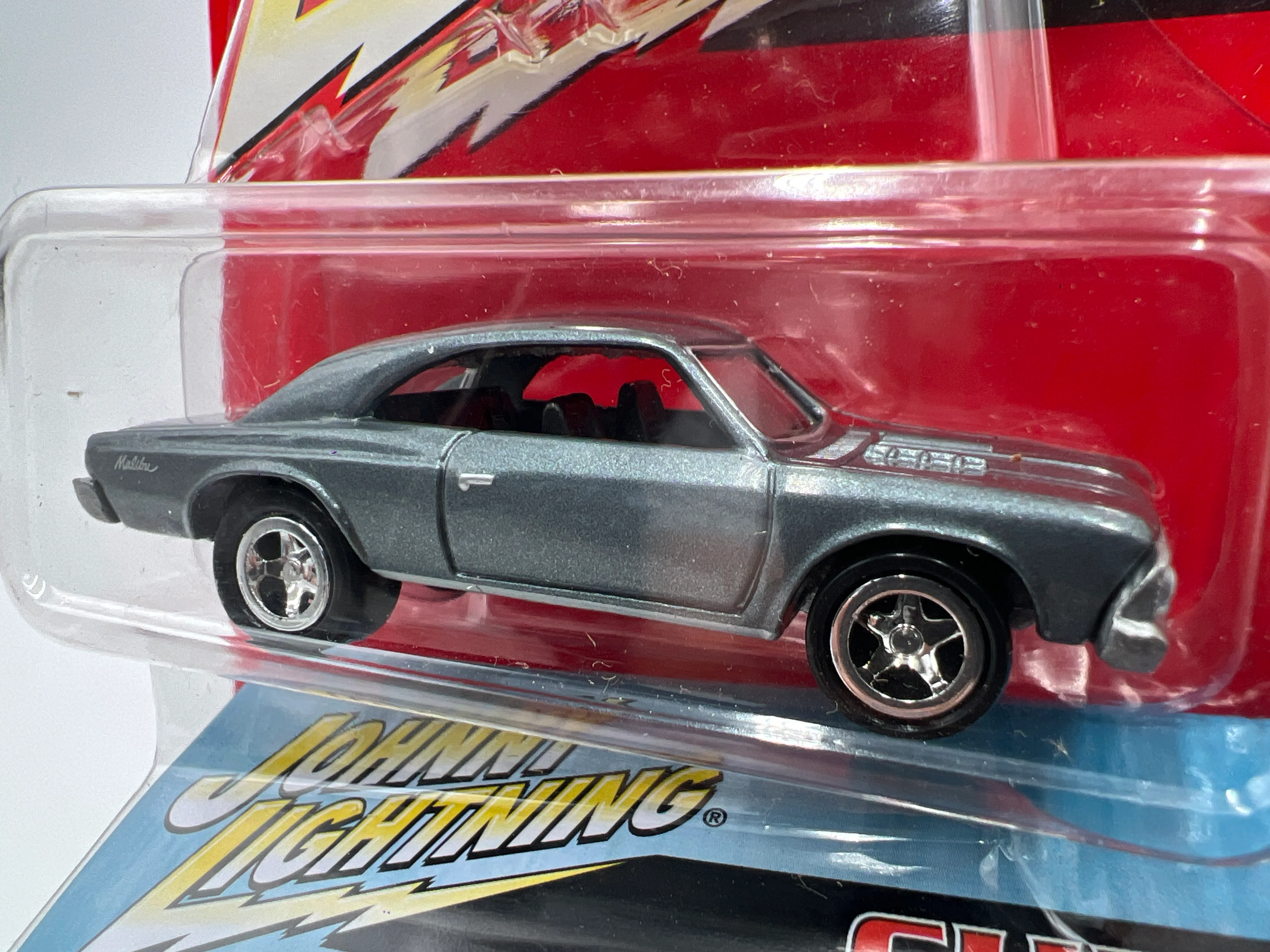 Johnny Lightning Pro Collector Series W/Storage Tin #30 1966 Chevy Malibu 227E - Image 3