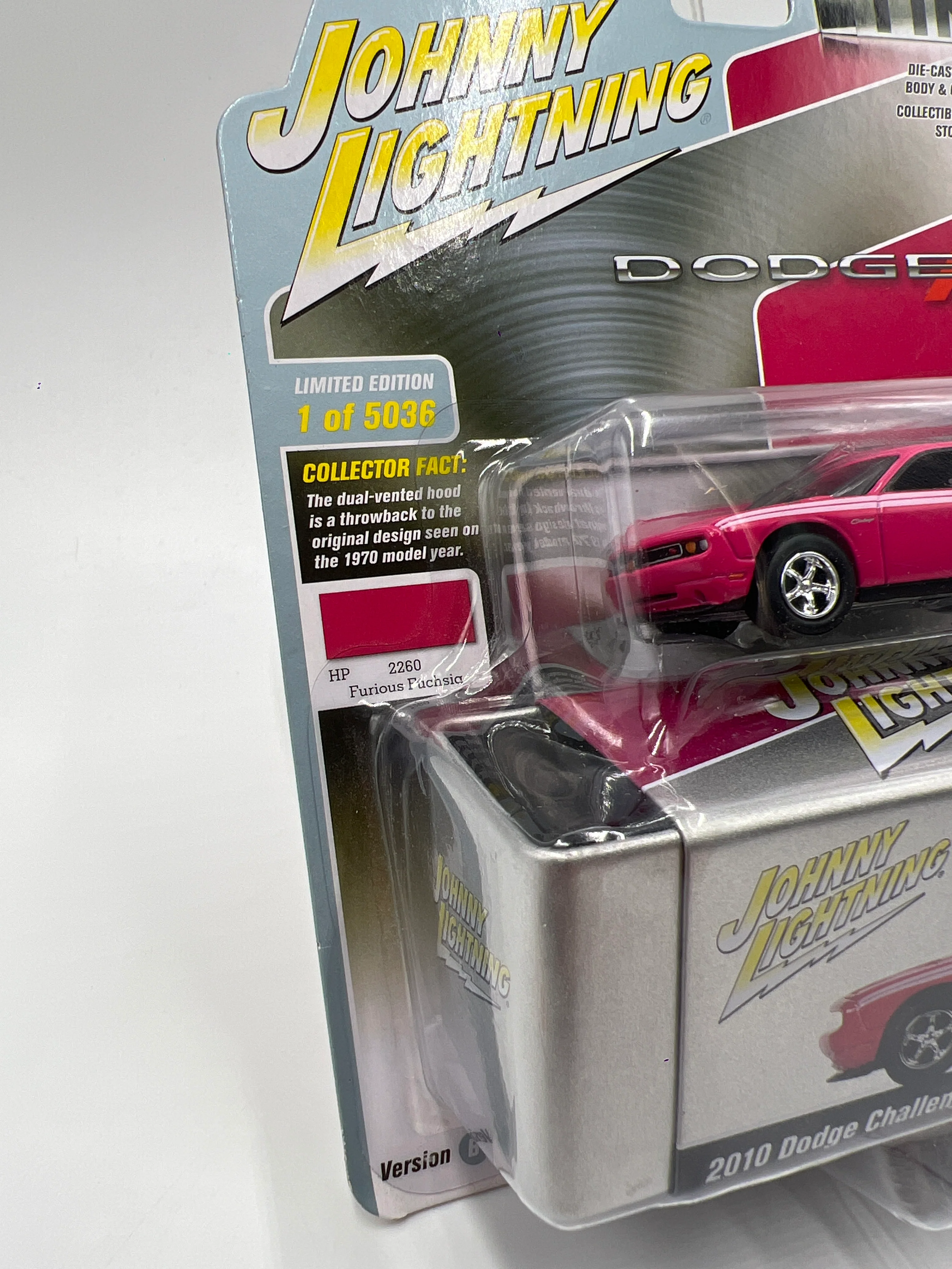 Johnny Lightning Storage Tin Release 1 Version B #3 2010 Dodge Challenger R/T Pink 229F - Image 5