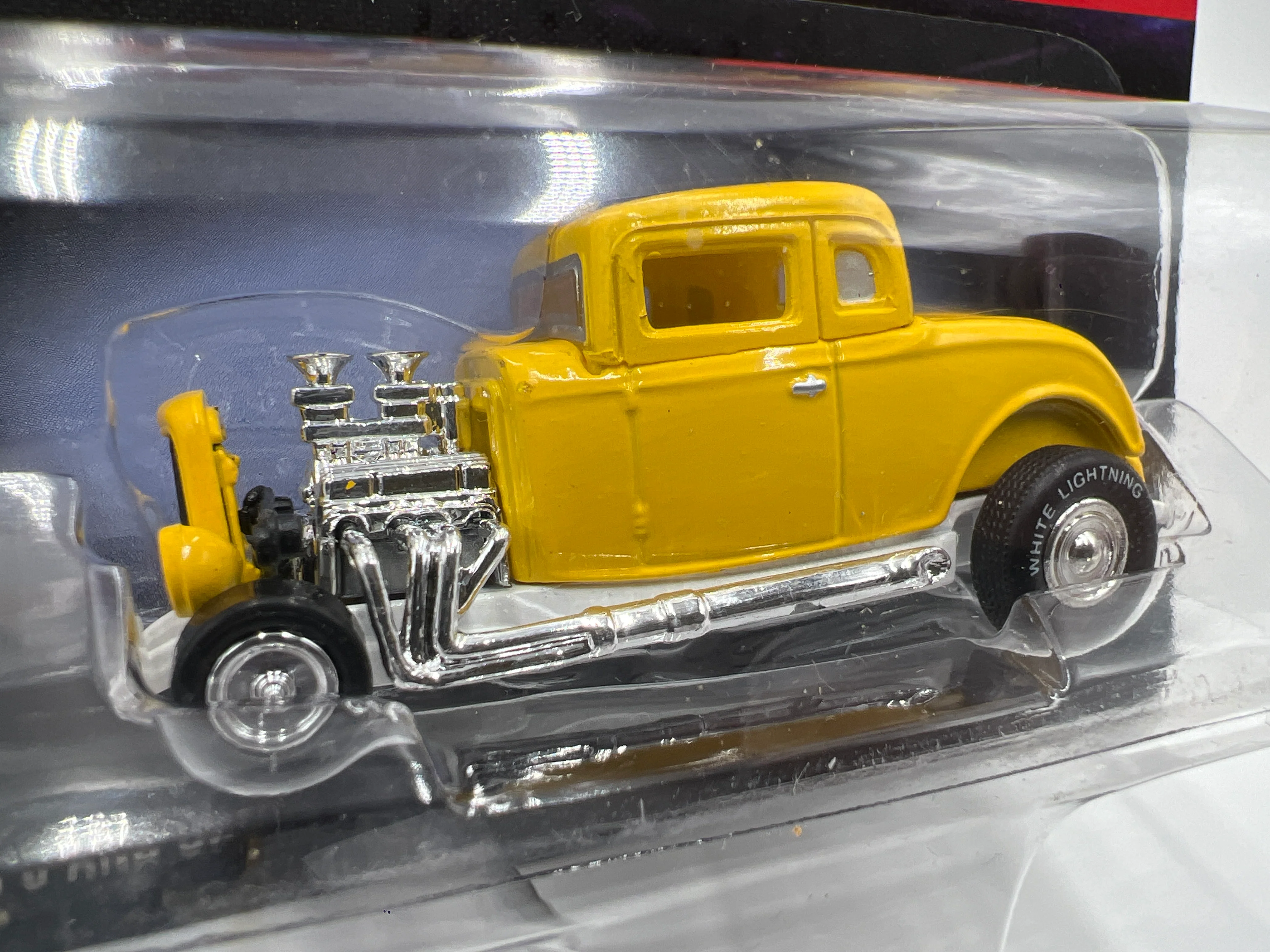 Johnny Lightning White Lightning Chase American Graffiti 1932 Ford Coupe Yellow - Image 3