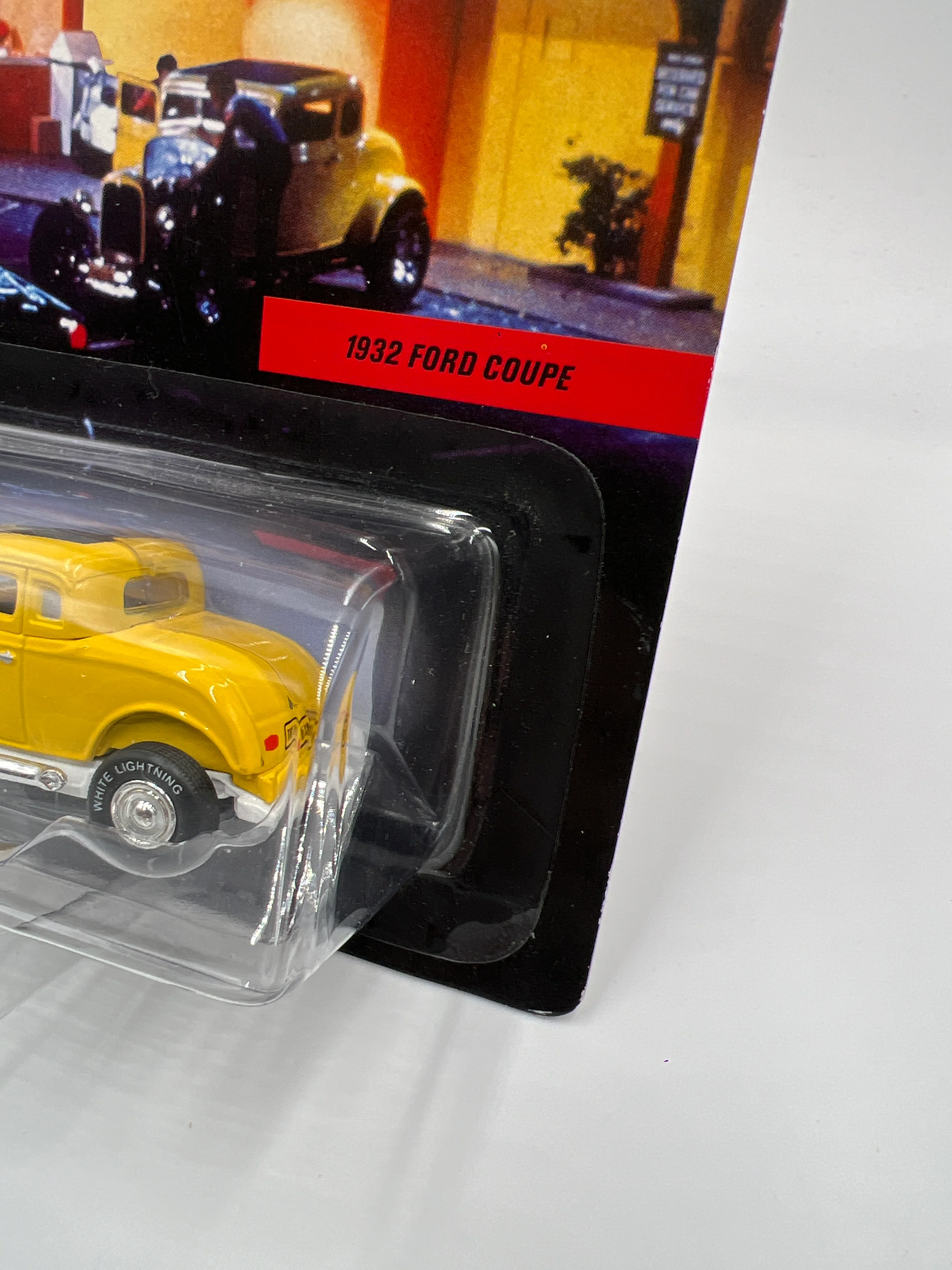 Johnny Lightning White Lightning Chase American Graffiti 1932 Ford Coupe Yellow - Image 4