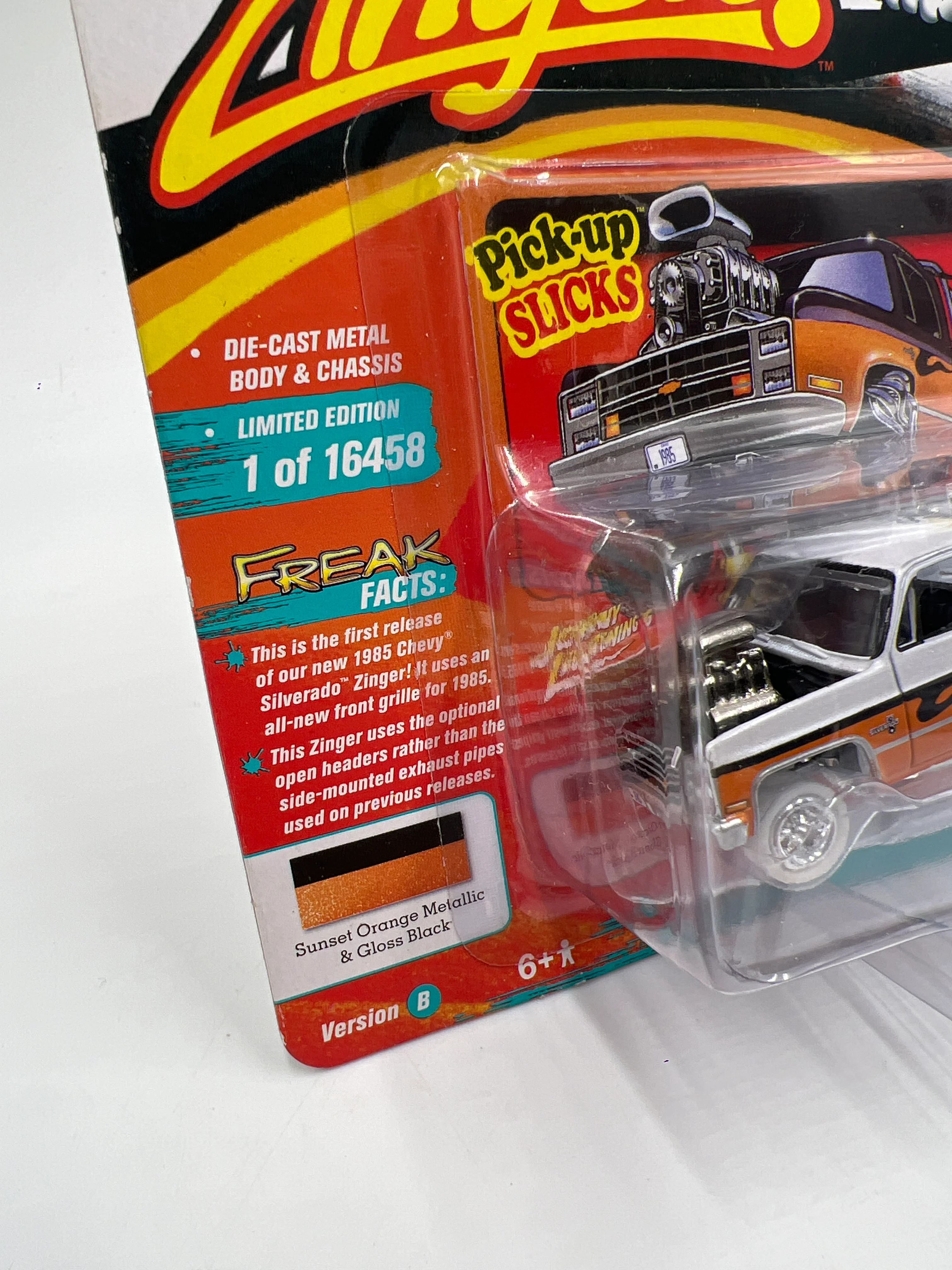 Johnny Lightning White Lightning CHASE Zingers Release 1 Version B 1985 Chevy Silverado C10 Fleetside - Image 4