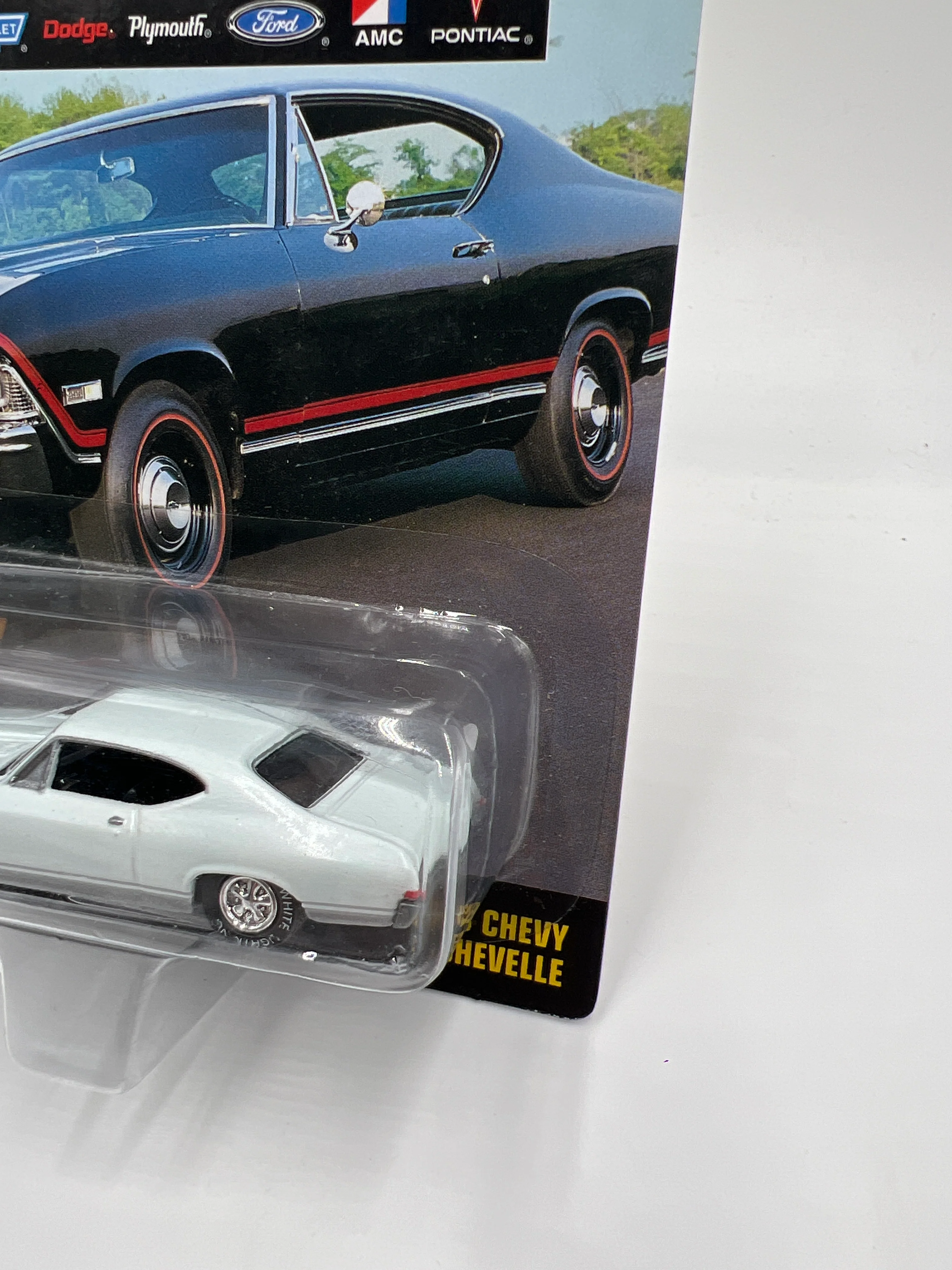 Johnny Lightning White Lightning Chase Muscle Cars U.S.A. 1968 Chevy Chevelle White - Image 4