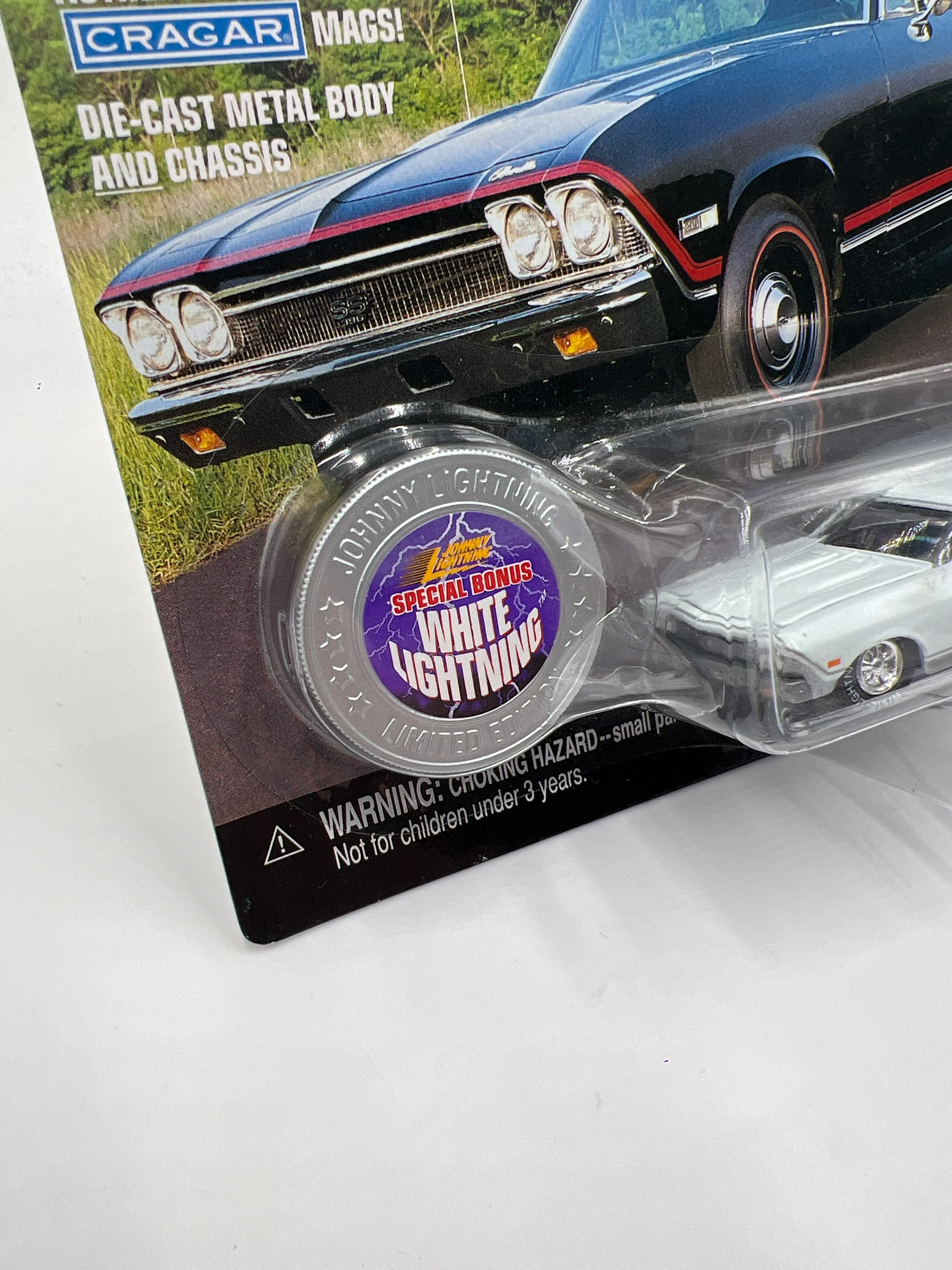Johnny Lightning White Lightning Chase Muscle Cars U.S.A. 1968 Chevy Chevelle White - Image 5