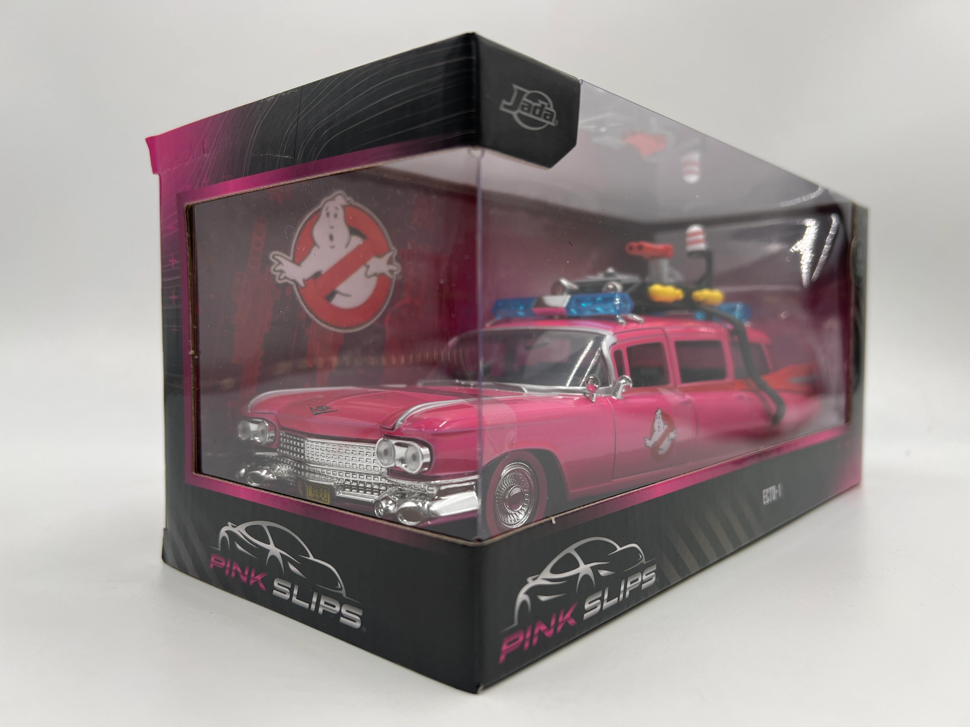 Jada Pink Slips 1/24 Chase Ghostbusters Ecto-1 Pink - Image 3