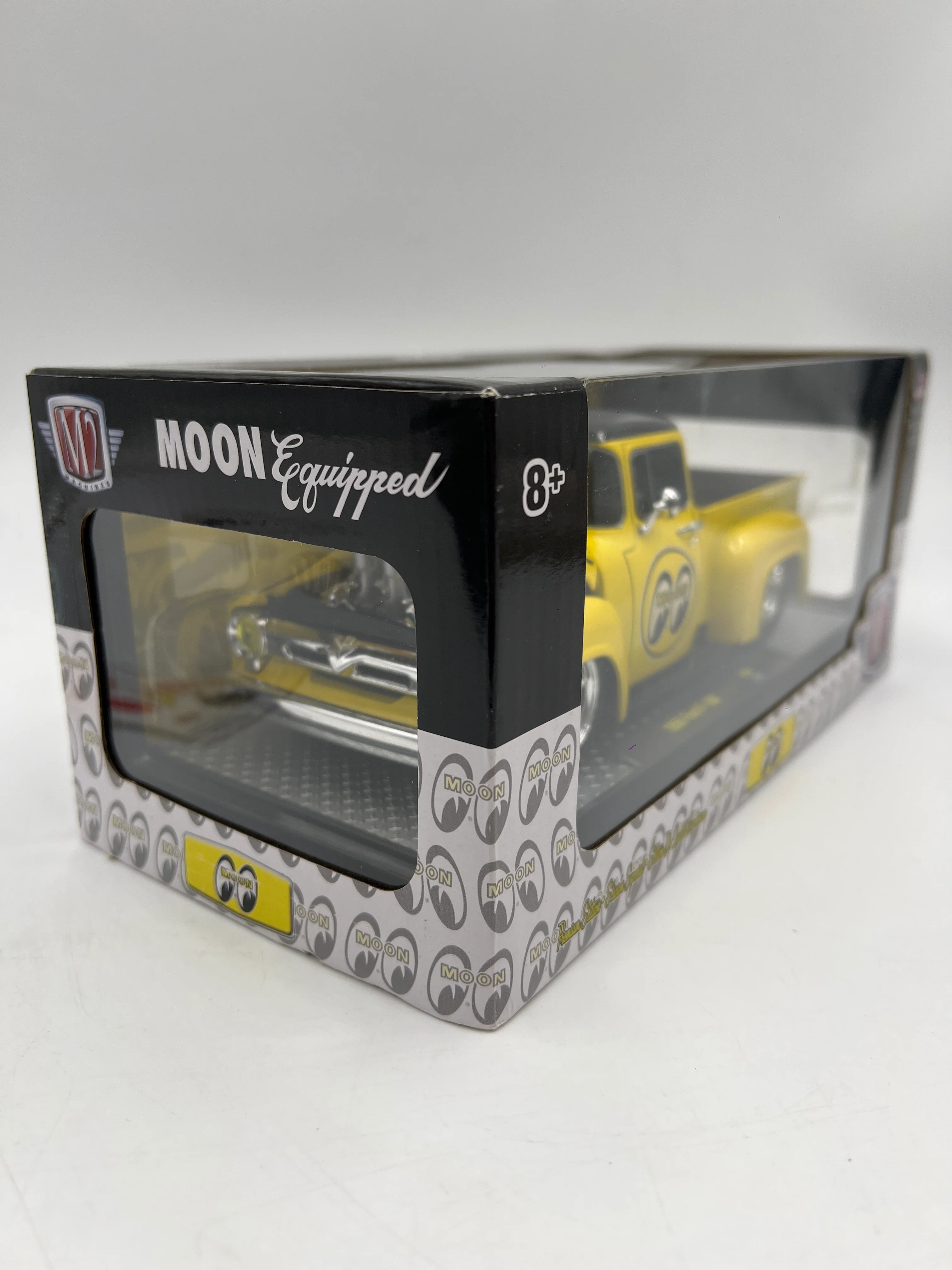 M2 Machines 1/24 Moon Equipped 1956 Ford F-100 Mooneyes Yellow R58 - Image 4