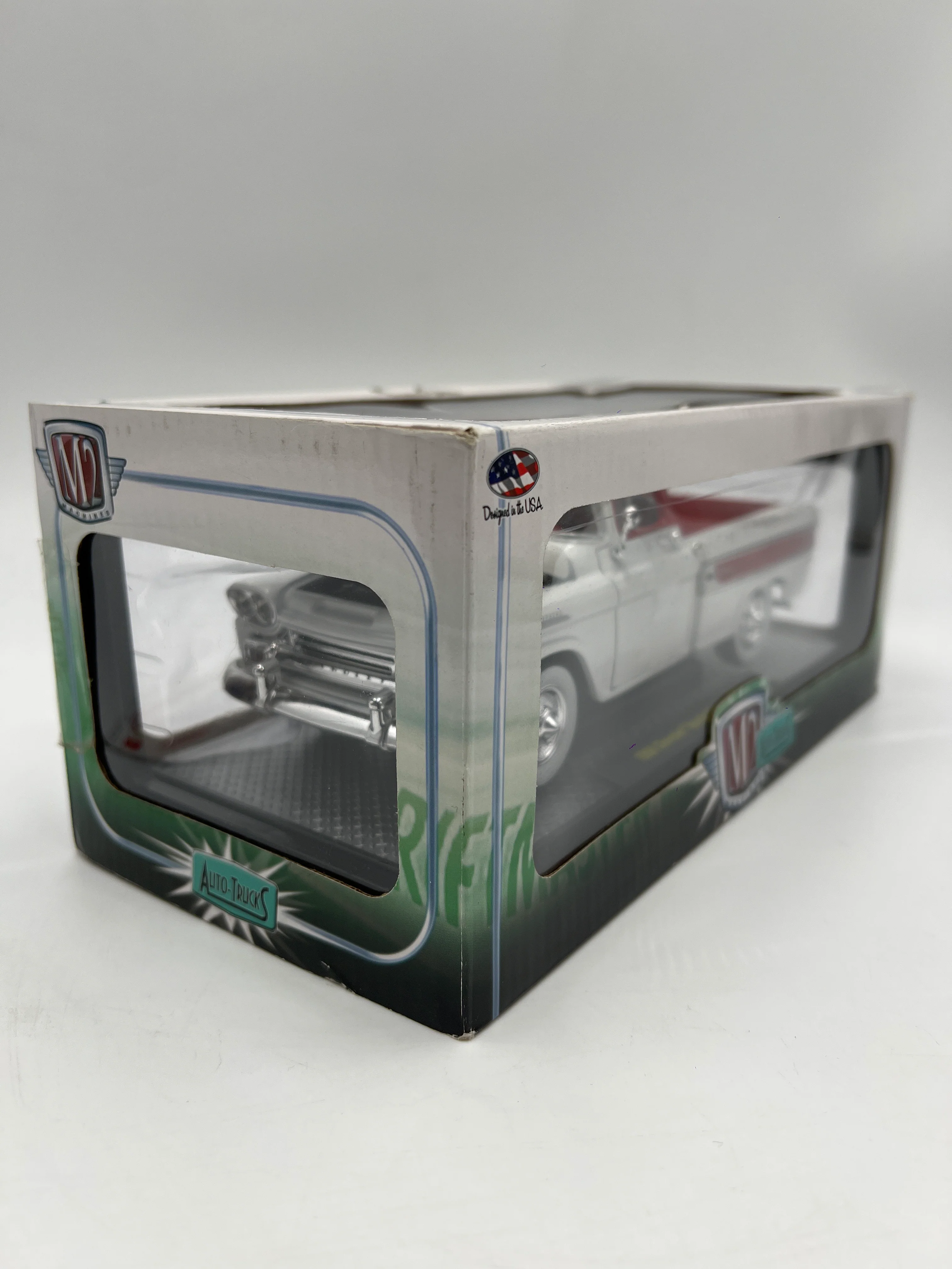 M2 Machines 1/24 Premium Edition Auto-Trucks 1958 Chevrolet Apache Cameo White/Red R47 - Image 4