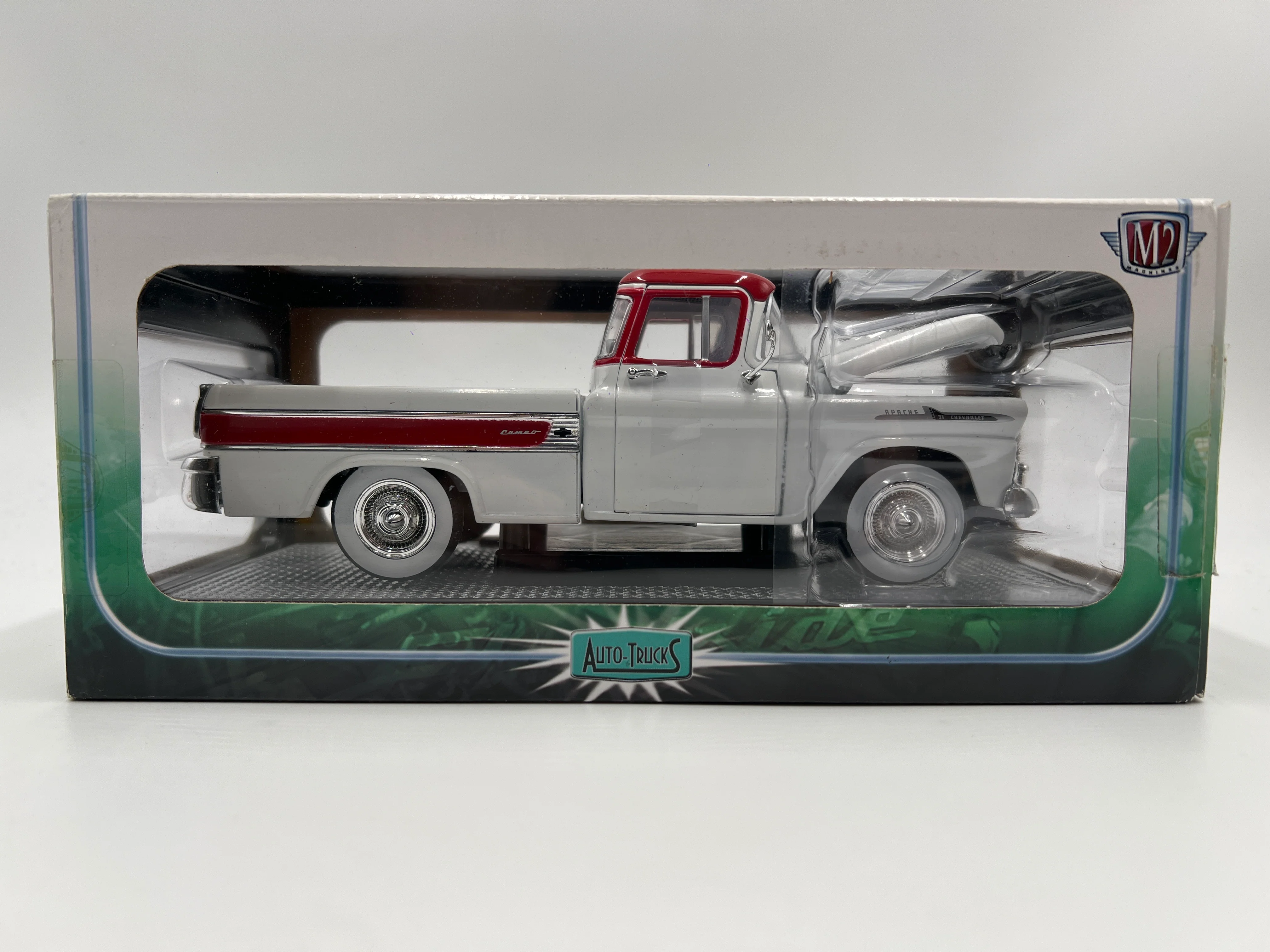 M2 Machines 1/24 Premium Edition Auto-Trucks 1958 Chevrolet Apache Cameo White/Red R47 - Image 6