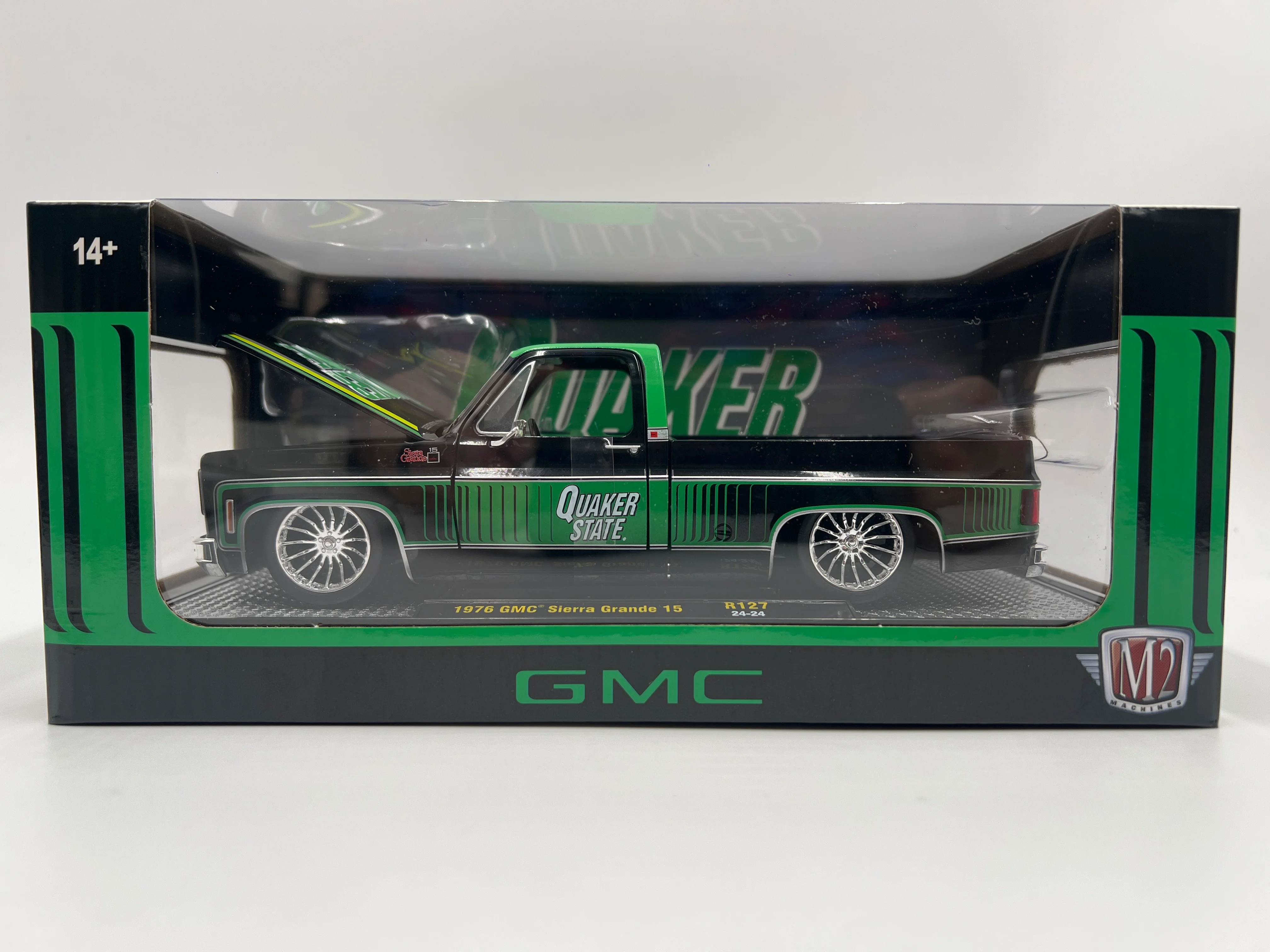 M2 Machines 1/24 Quaker State 1976 GMC Sierra Grande 15 Black/Green R127 - Image 2