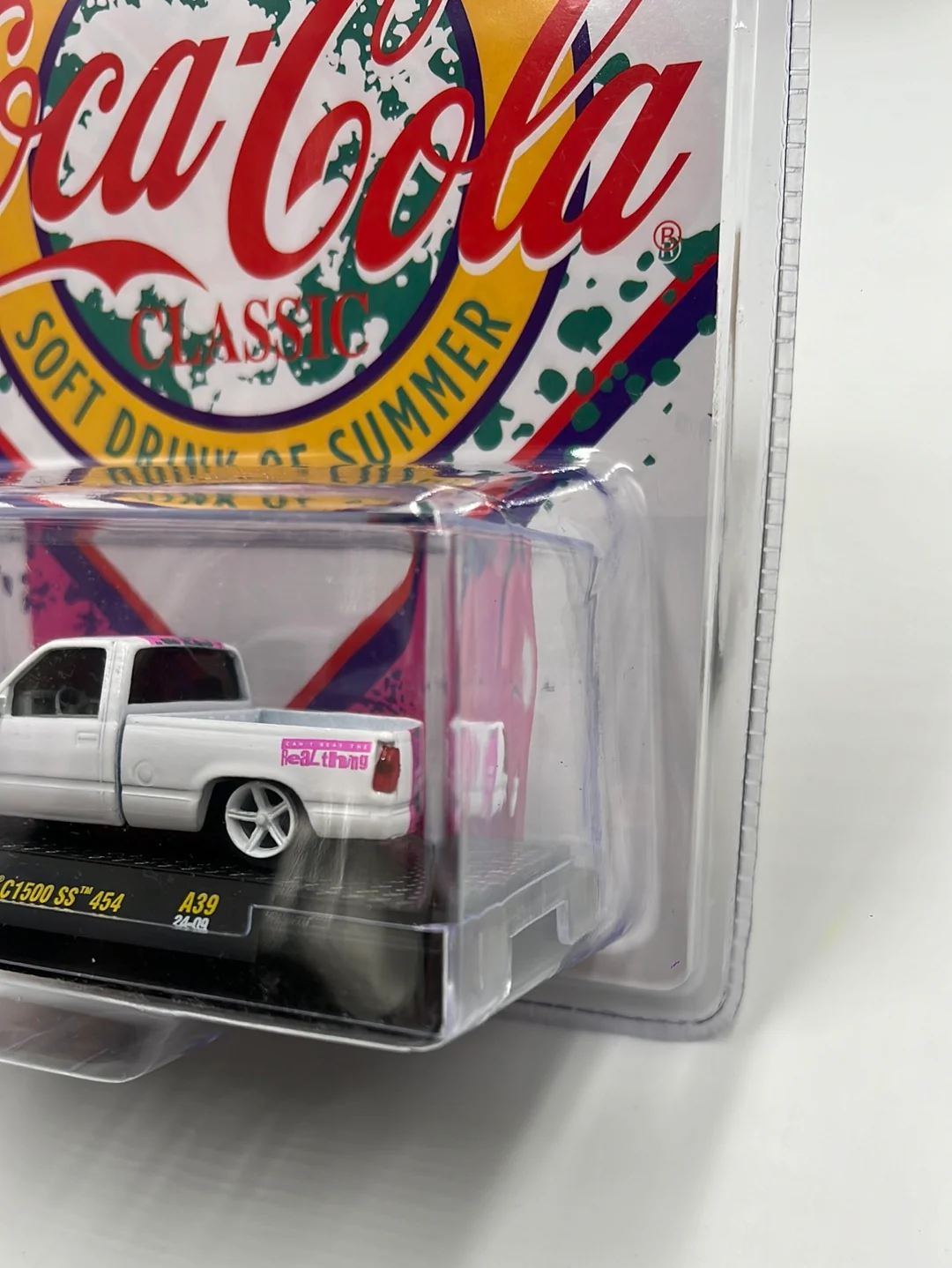 M2 Machines Coca Cola 1992 Chevrolet C1500 SS 454 (A39) 199E - Image 3