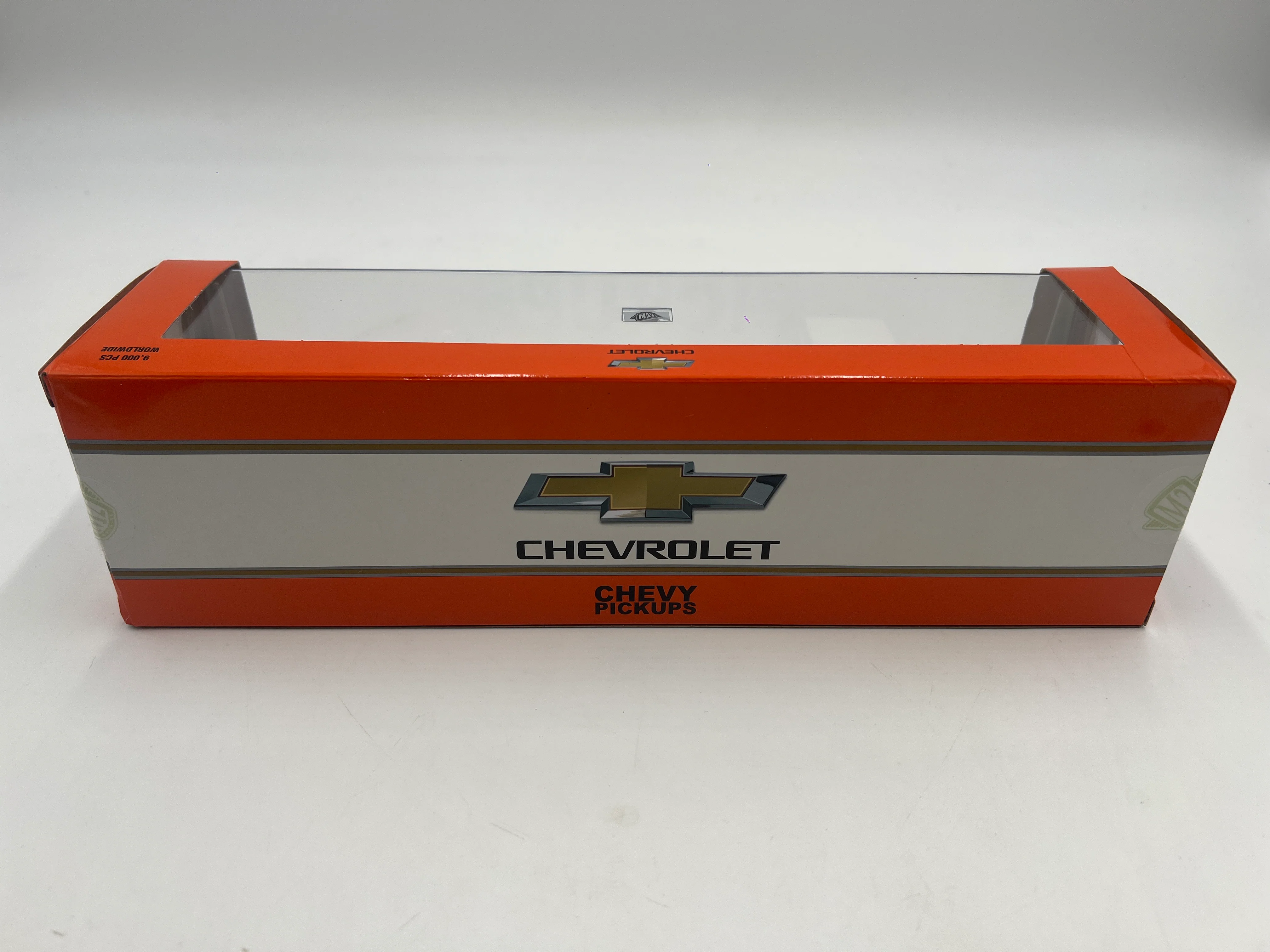 M2 Machines Chevy Pickups 1977 Chevrolet Cheyenne Super 30 & 1973 Chevrolet Truck R73 - Image 7
