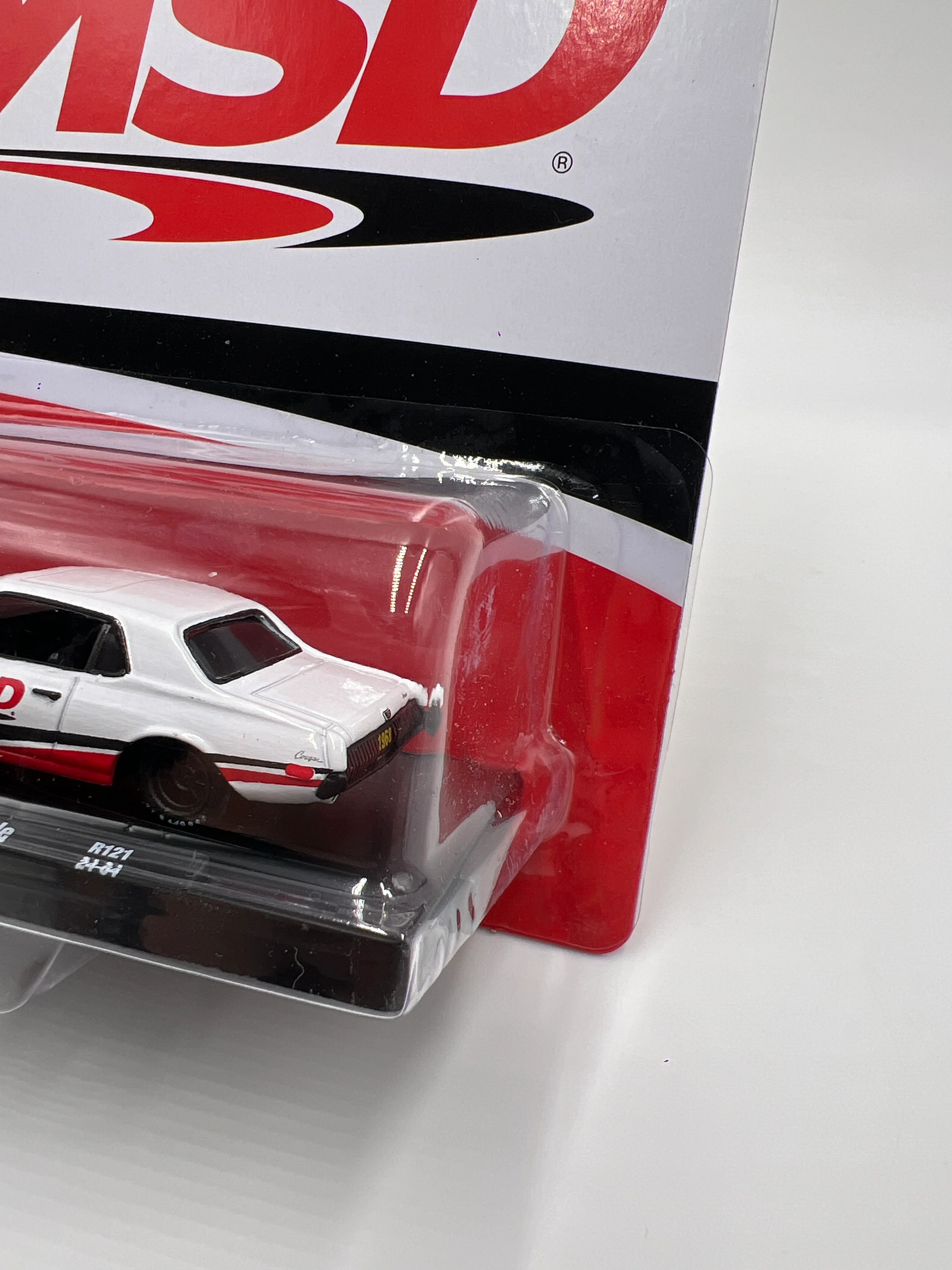 M2 Machines Auto Drivers 1968 Mercury Cougar R-Code White MSD R121 192E - Image 3