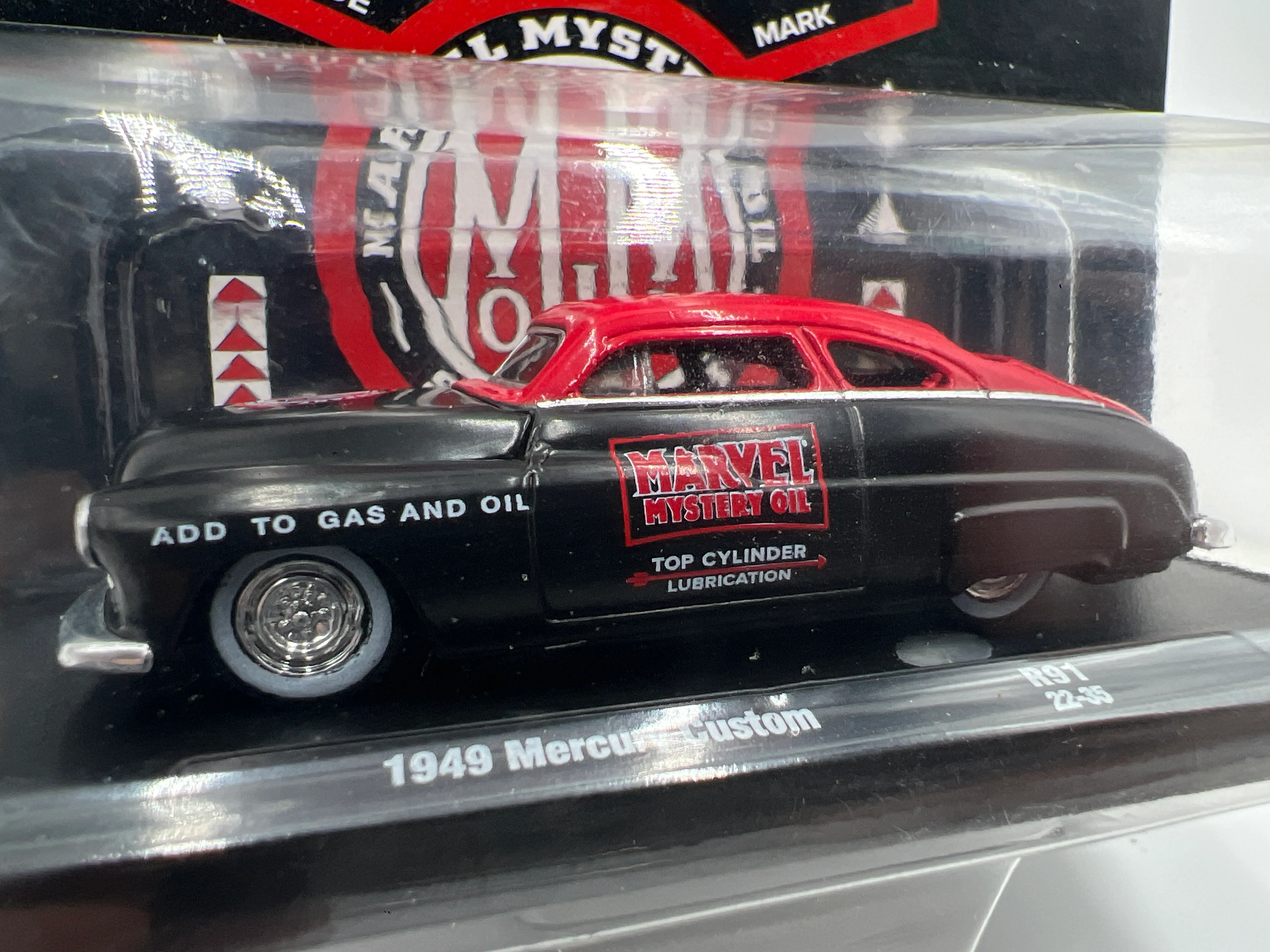 M2 Machines Auto Drivers 1949 Mercury Custom Black/Red Marvel Mystery Oil R91 189A - Image 2