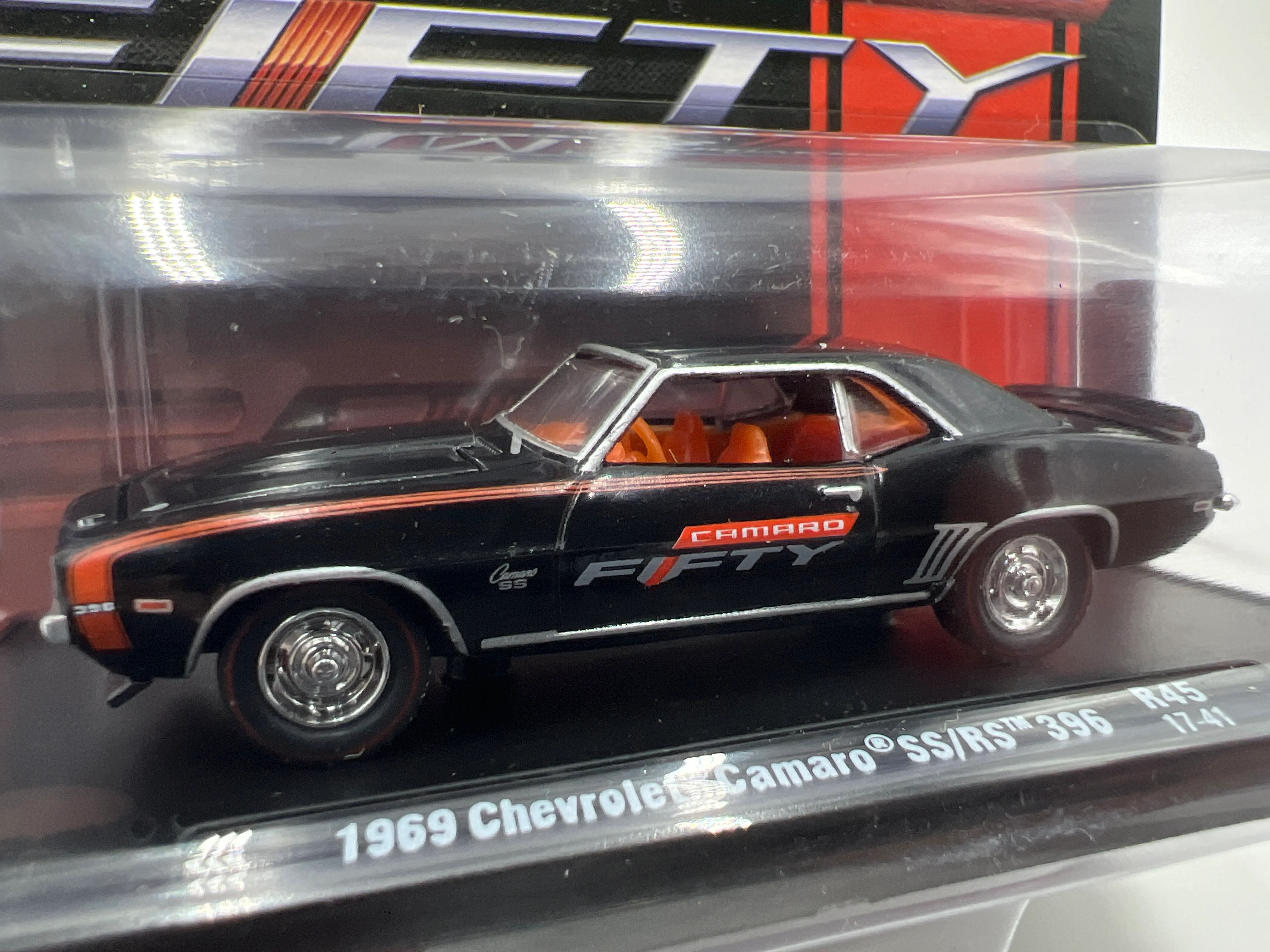 M2 Machines Auto Drivers Camaro Fifty 1969 Chevrolet Camaro SS/RS 396 Black R45 192F - Image 2