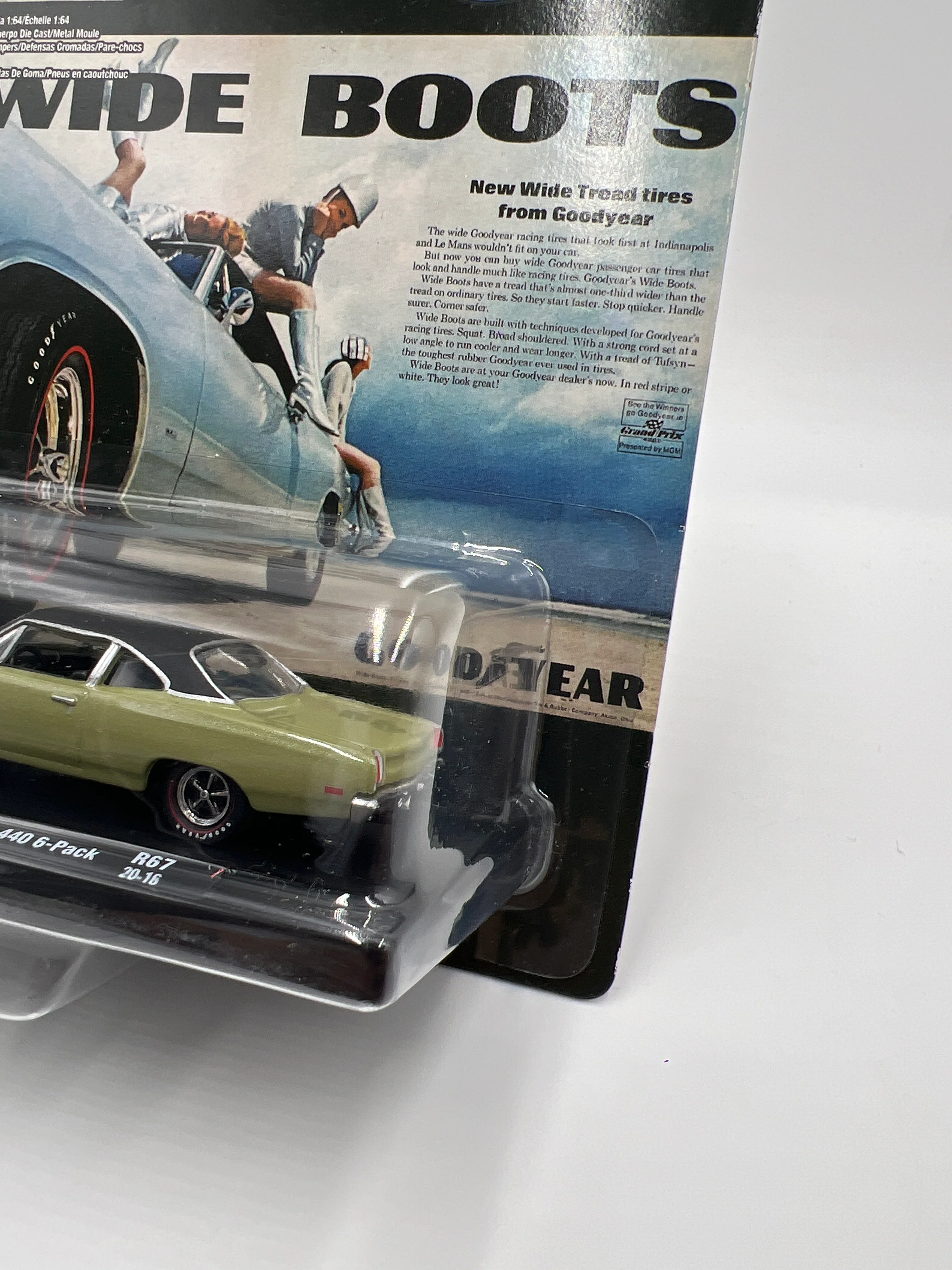 M2 Machines Auto-Drivers Wide Boots 1969 Plymouth Road Runner 440 6-Pack Green R67 193D - Image 3