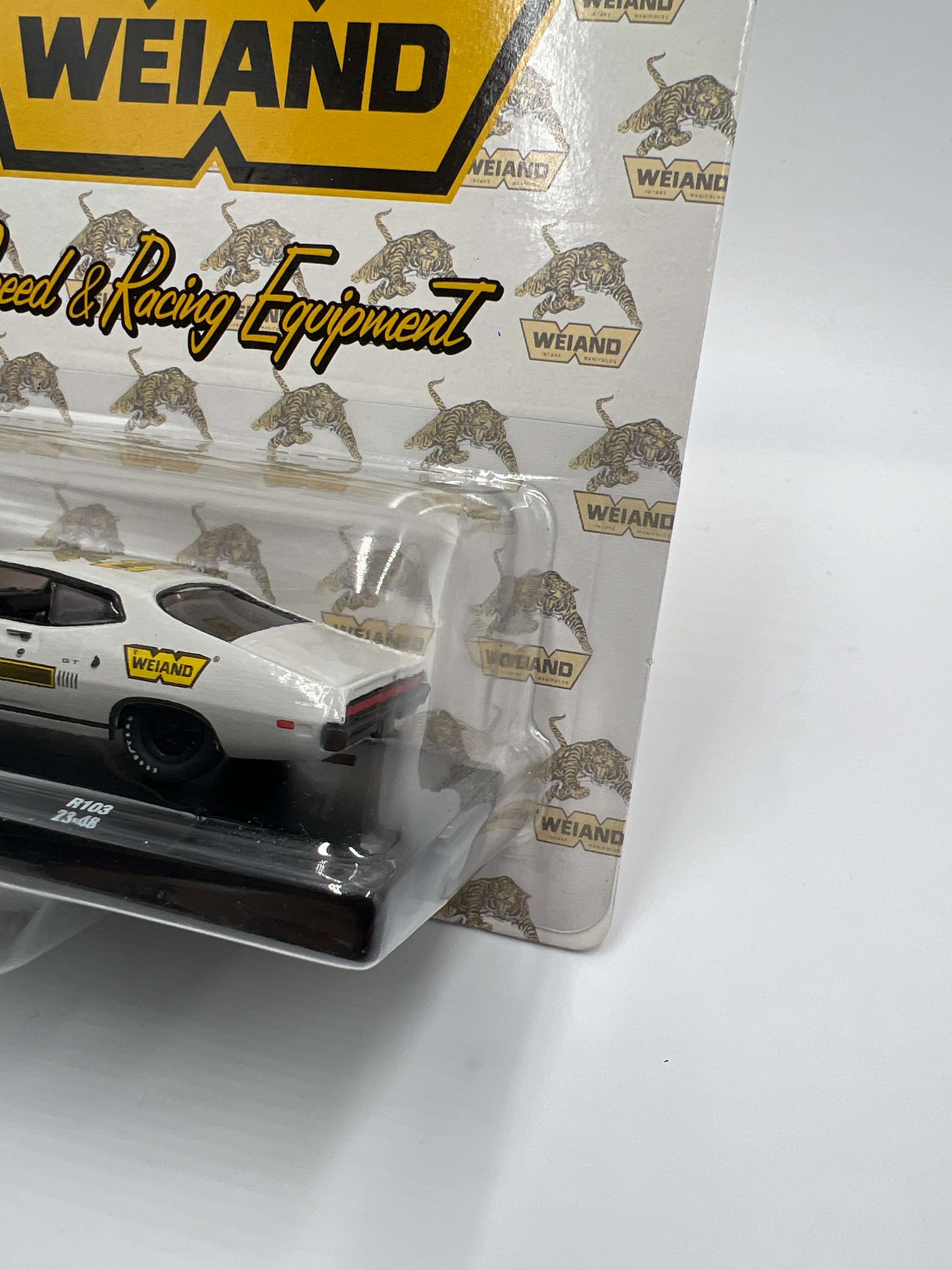 M2 Machines Auto-Drivers 1970 Ford Torino GT 429 SCJ White Weiand R103 190G - Image 3