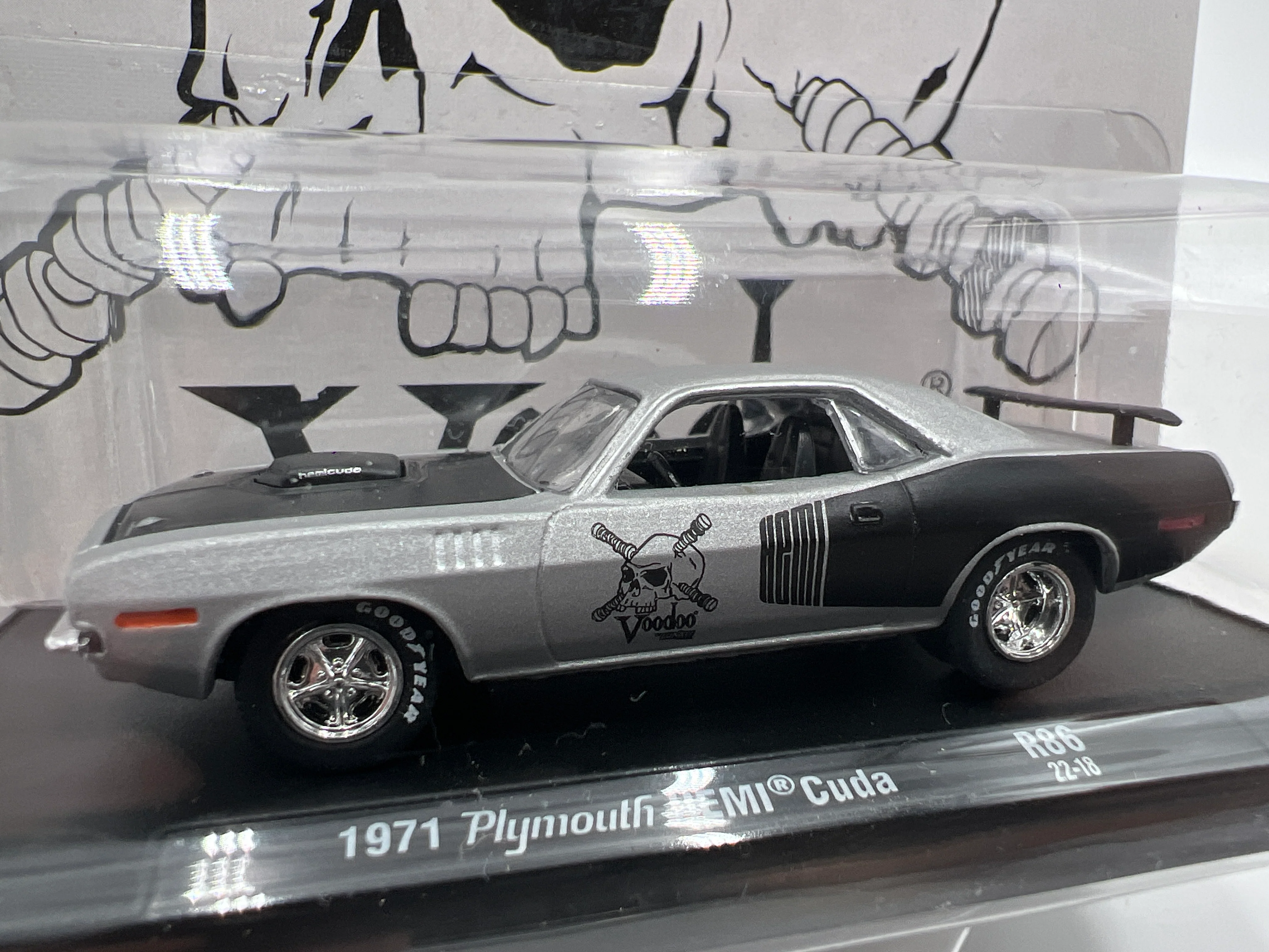 M2 Machines Auto Drivers 1971 Plymouth Hemi Cuda Silver/Black Lunati R86 193B - Image 2