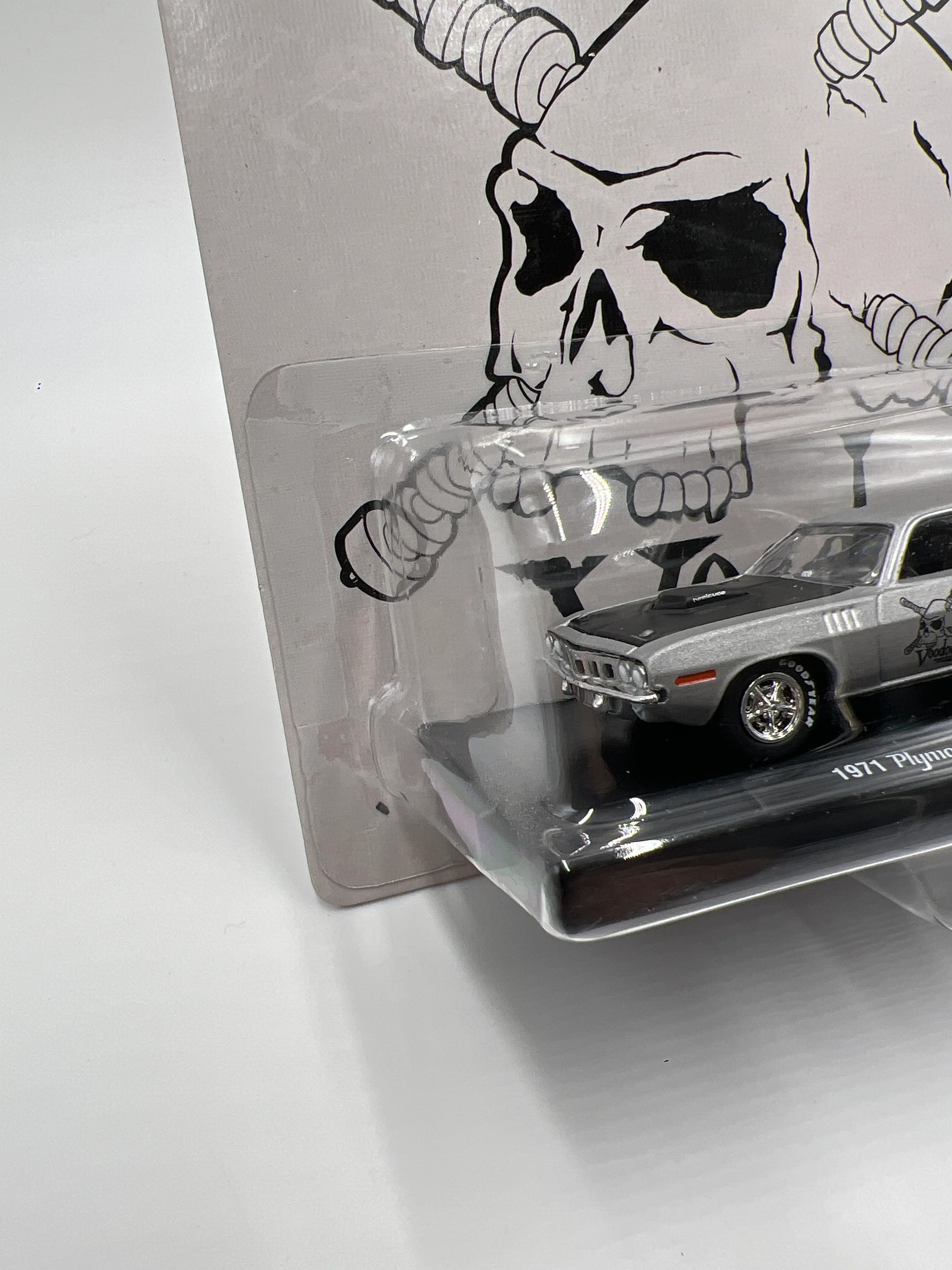 M2 Machines Auto Drivers 1971 Plymouth Hemi Cuda Silver/Black Lunati R86 193B - Image 4