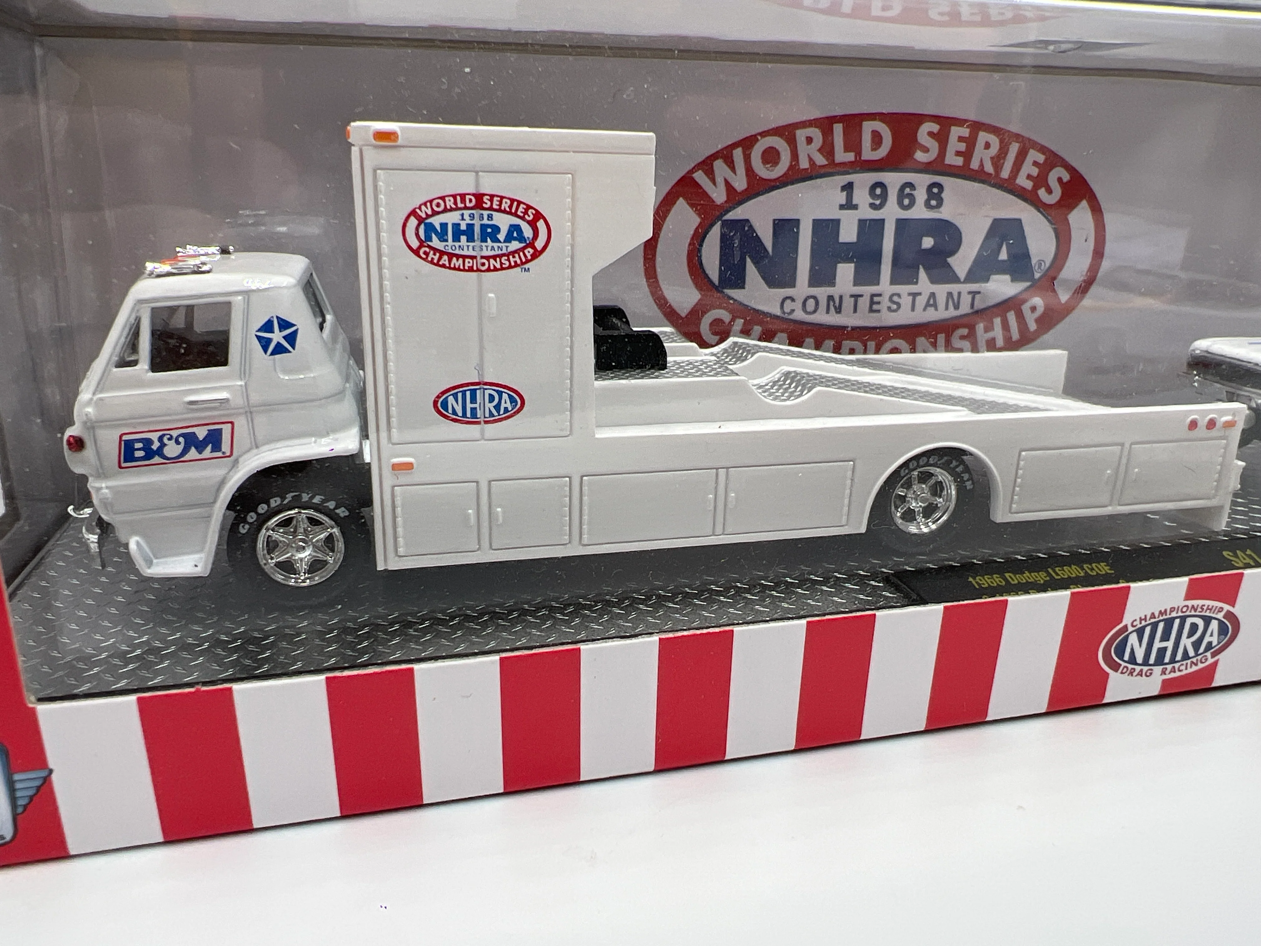 M2 Machines Auto Haulers Walmart Exclusive NHRA 1966 Dodge L600 COE & 1966 Dodge Charger Gasser S41 - Image 3