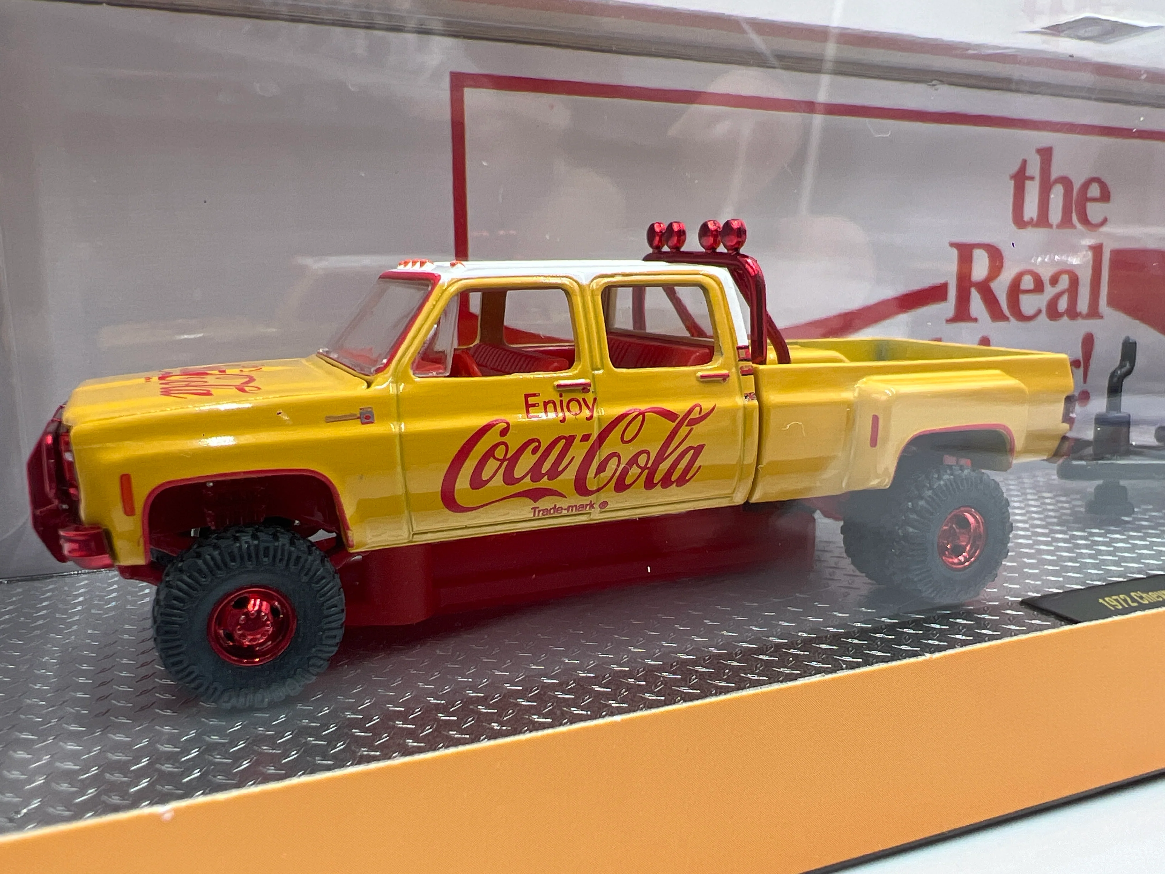 M2 Machines Auto Haulers CHASE Coca Cola 1972 Chevrolet Cheyenne Super 30 & 1973 Chevrolet K5 Blazer TW28 - Image 2
