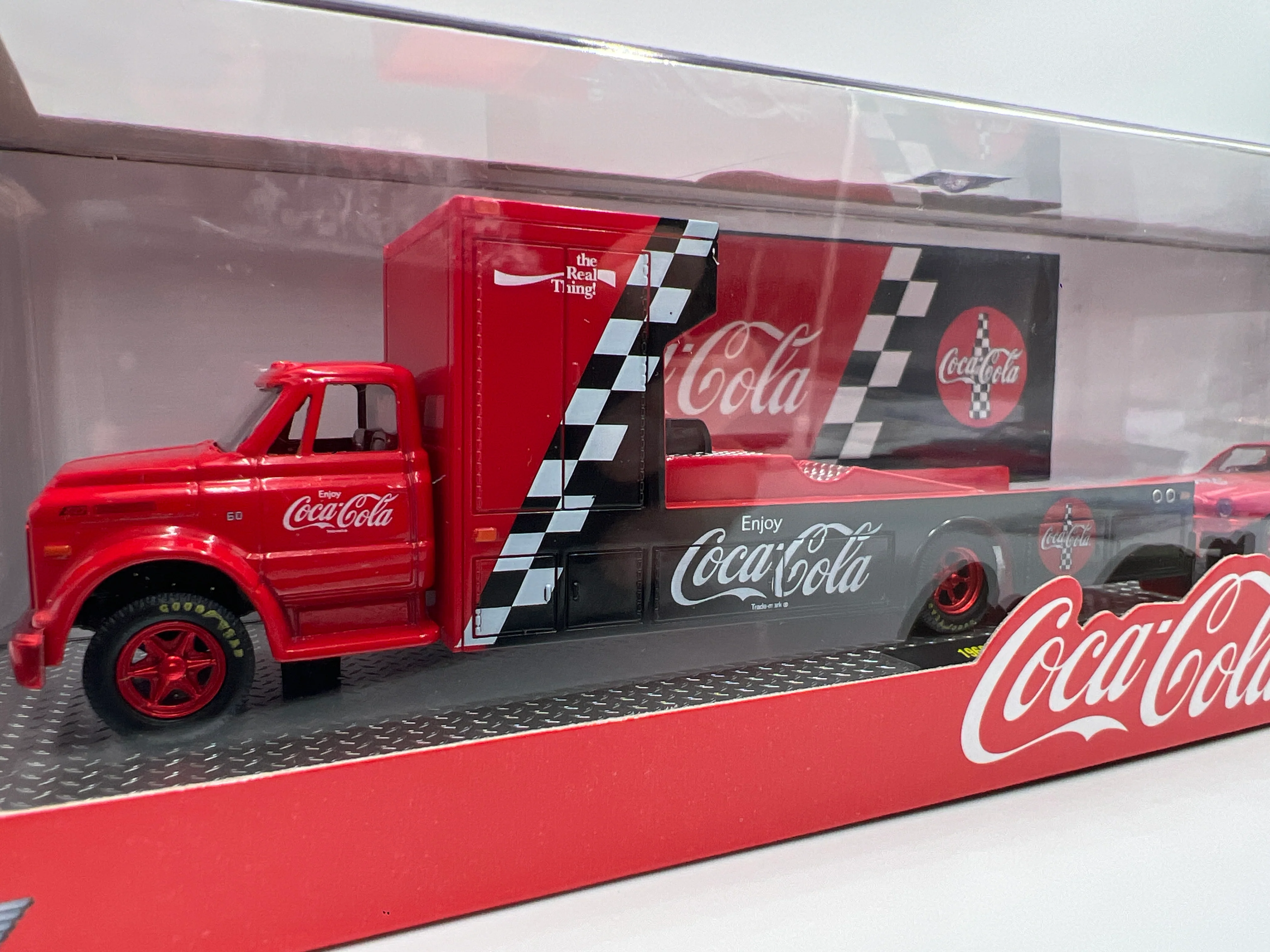 M2 Machines Auto Haulers CHASE Coca Cola 1968 Chevrolet C60 Truck & 1971 Chevrolet Camaro TW21 - Image 2