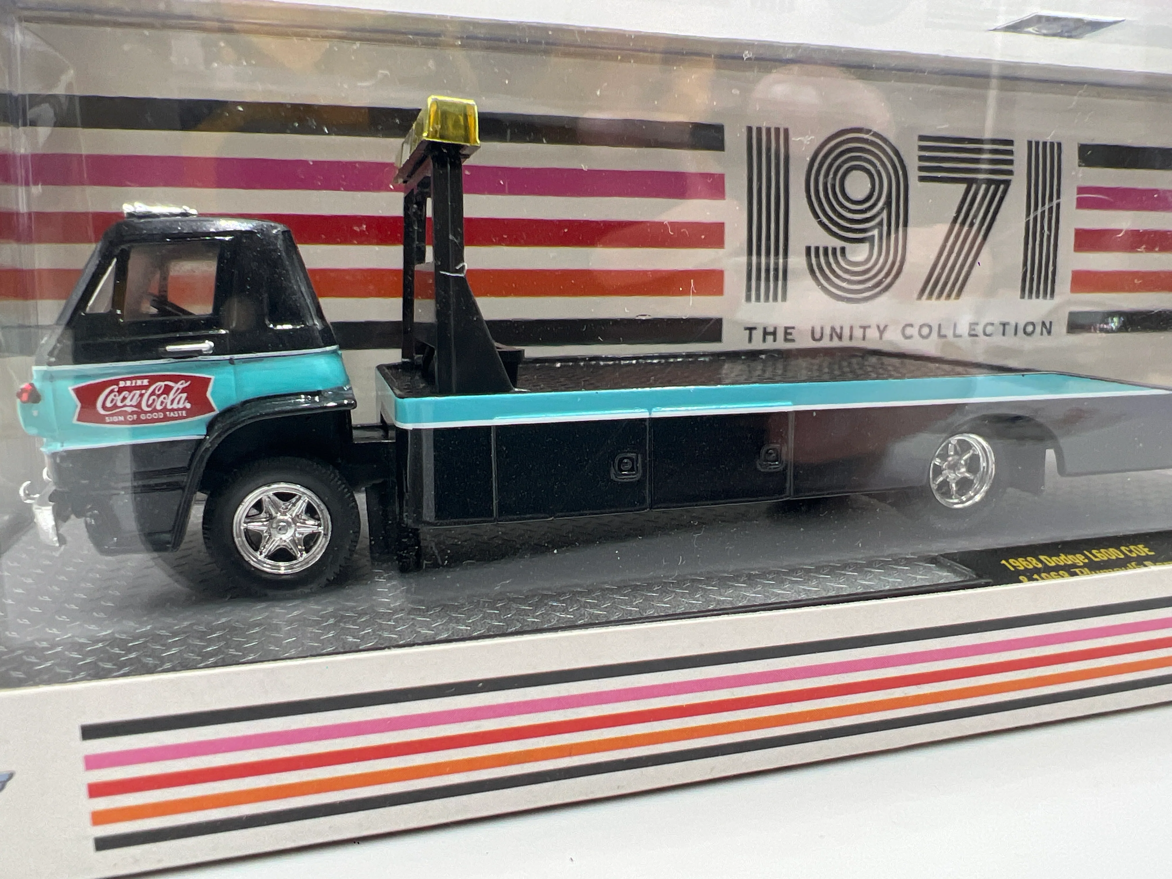 M2 Machines Auto Haulers Coca Cola 1971 Unity Collection 1968 Dodge L600 COE & 1968 Plymouth Barracuda Hemi UNTY01 - Image 3