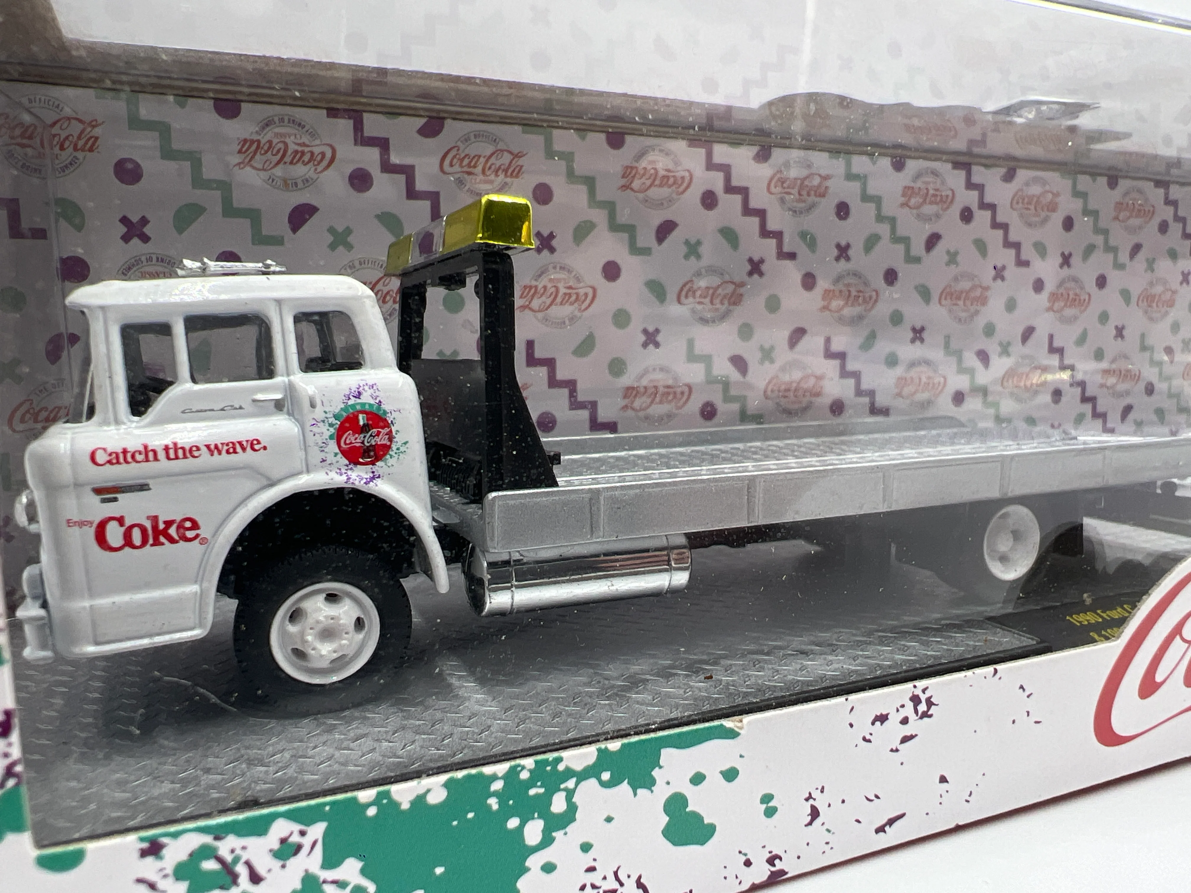 M2 Machines Auto Haulers Coca Cola 1990 Ford C-8000 & 1990 Ford Mustang GT TW05 - Image 3