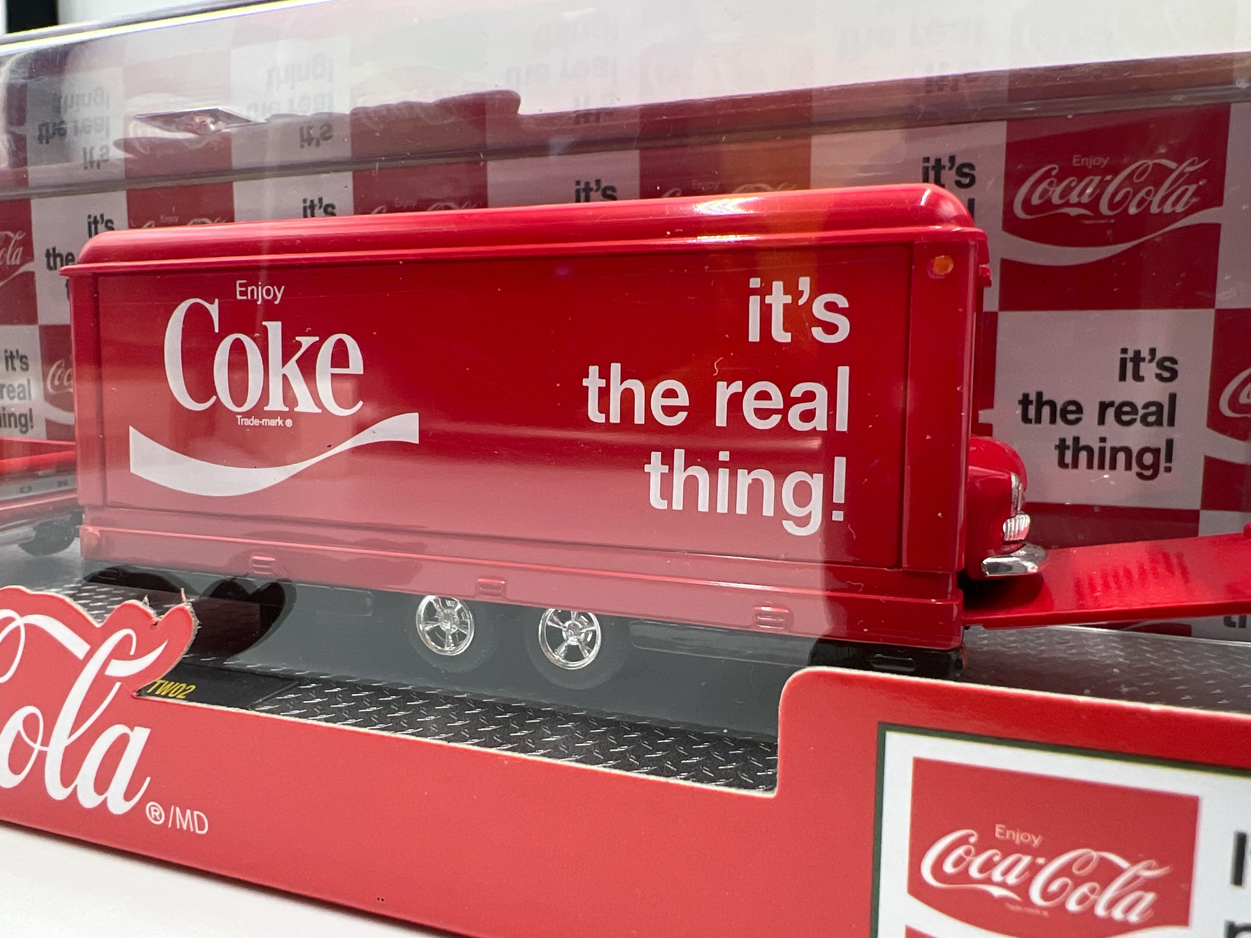 M2 Machines Auto Haulers Coca Cola 1969 Ford F-250 Ranger Truck & 1949 Mercury Custom TW02 - Image 4