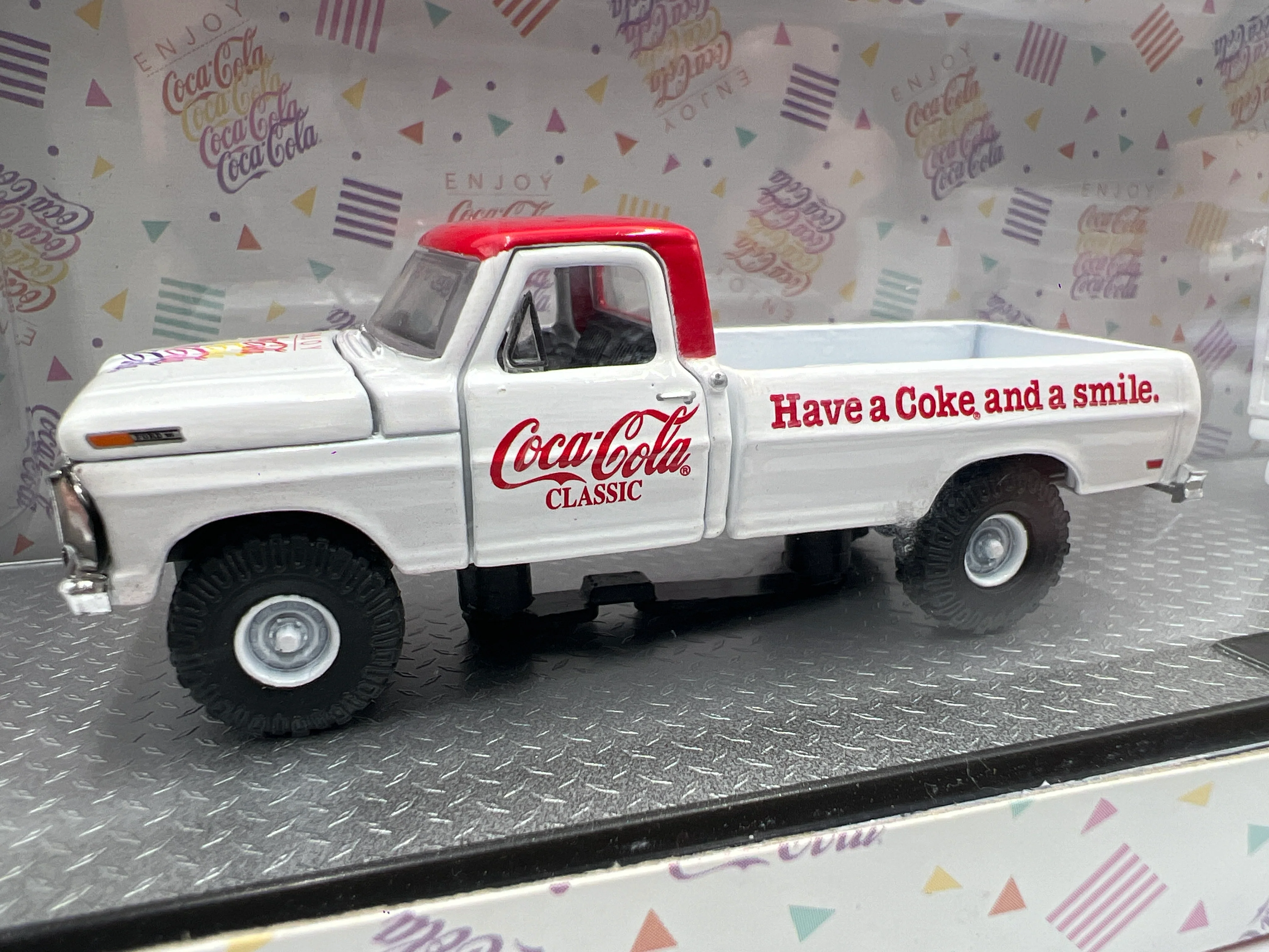 M2 Machines Auto Haulers Coca Cola 1969 Ford F-100 Ranger 4x4 & 1990 Ford Mustang GT TW08 - Image 3