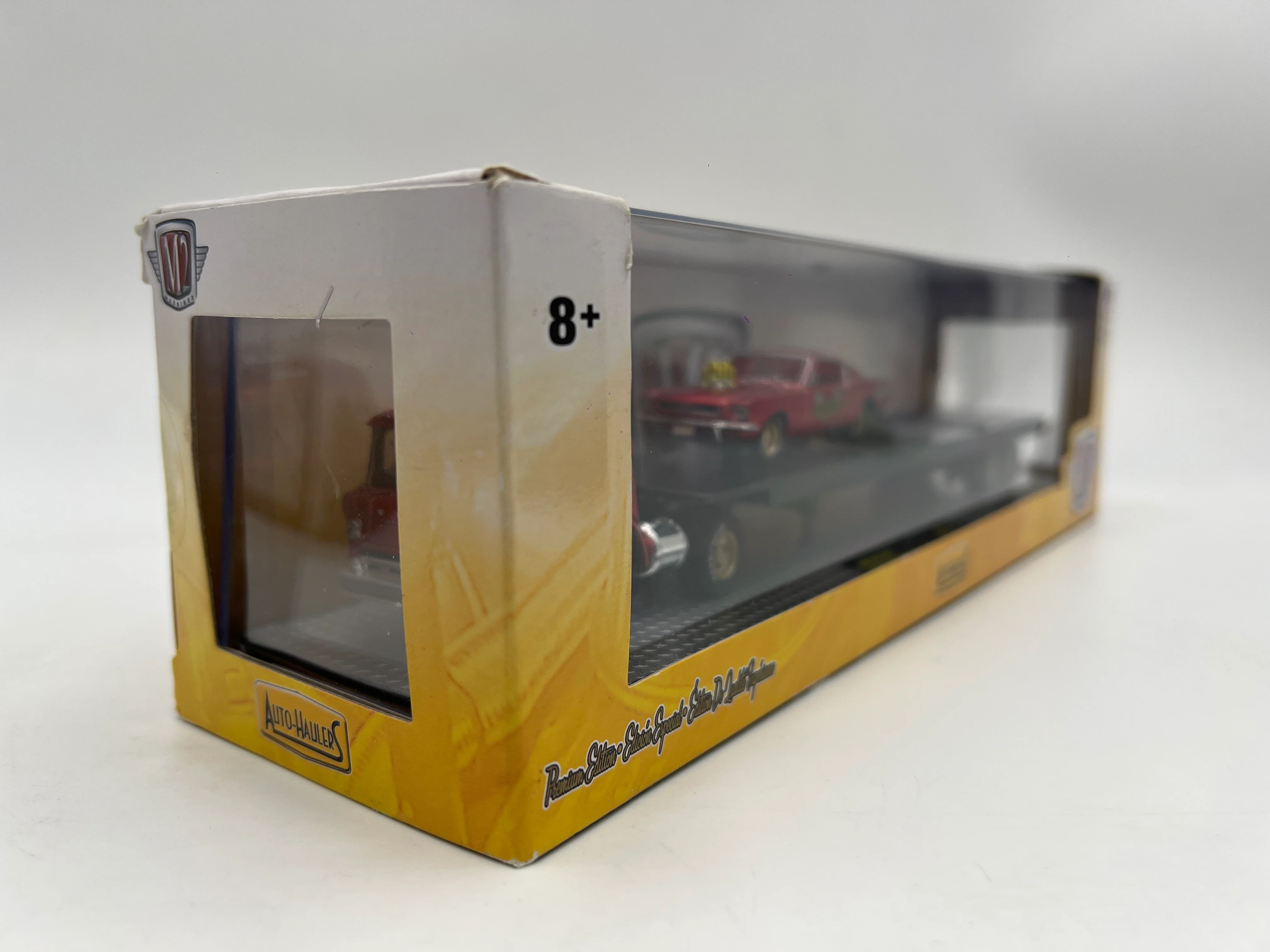 M2 Machines Premium Edition Auto Haulers 1966 Ford C-600 & 1966 Ford Mustang Fastback 2+2 R21 - Image 5