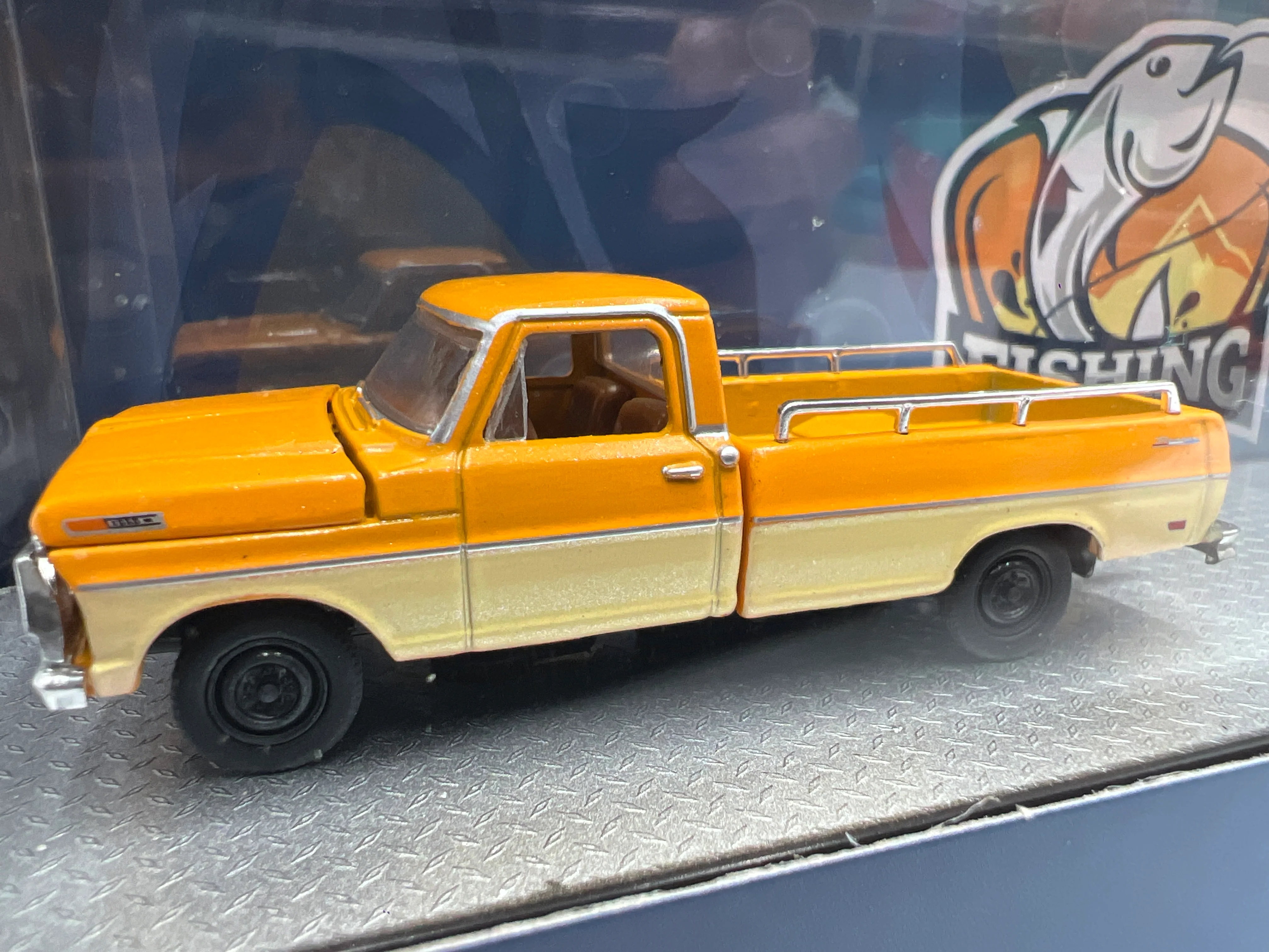 2025 M2 Machines Auto Haulers 1969 Ford F-100 Ranger Truck & 1971 Ford Bronco R85 Orange R85 - Image 3