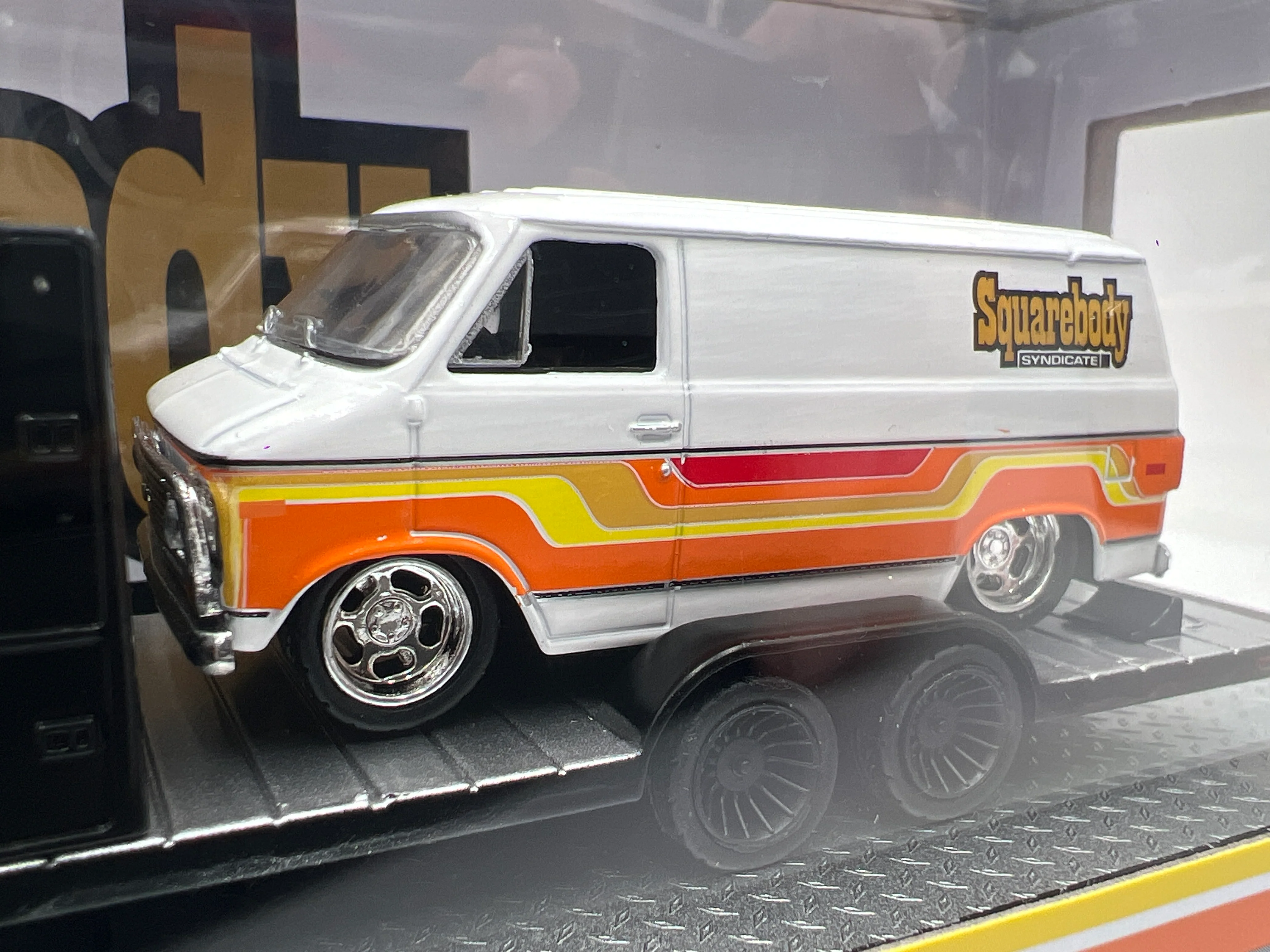 M2 Machines Auto Haulers Squarebody Syndicate 1974 Silverado C30 4x4 & 1973 Chevrolet Van G10 S45 - Image 3
