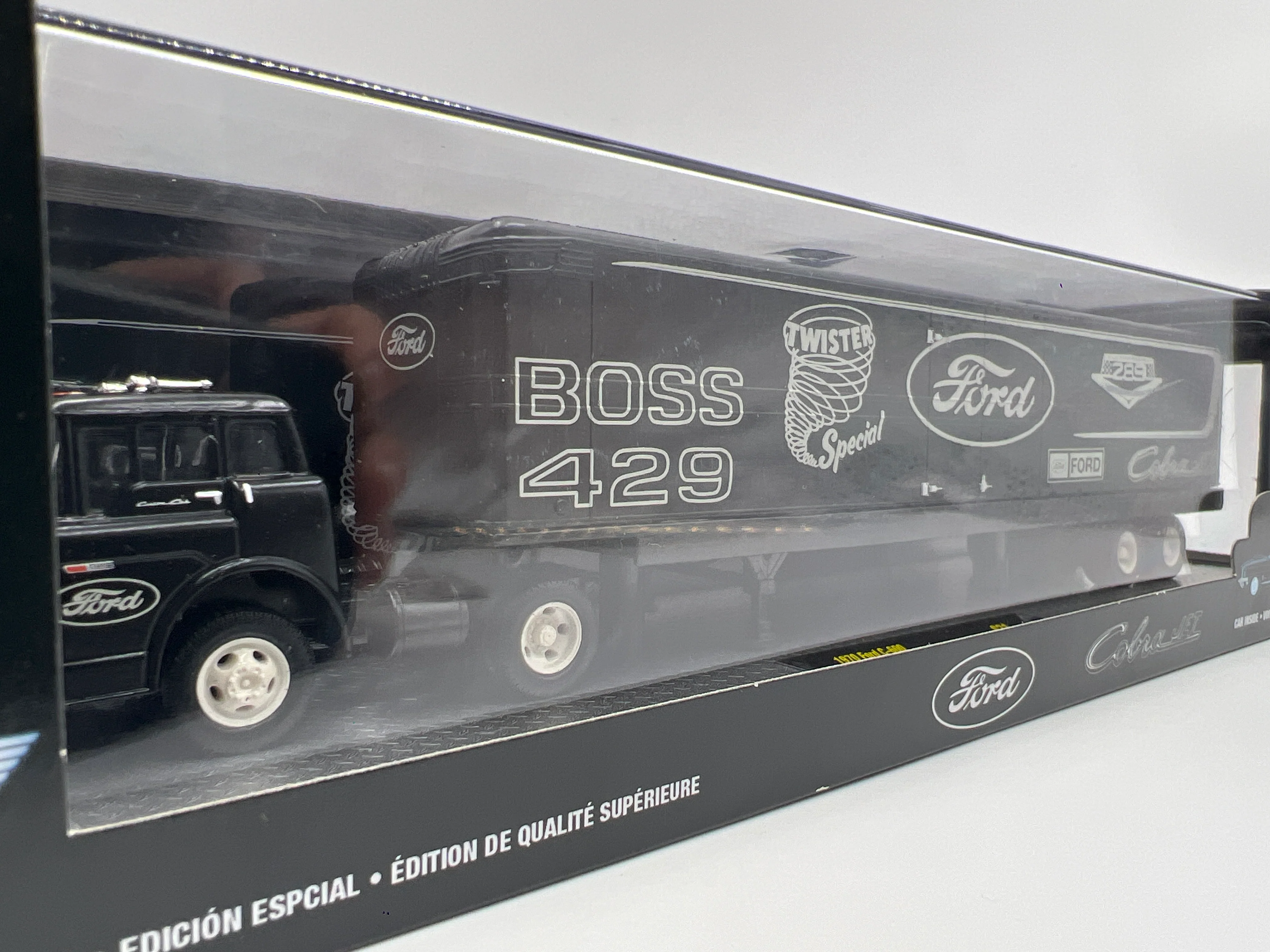 M2 Machines Auto Haulers Walmart Exclusive 1970 Ford C-600 & 1968 Ford Mustang GT 390 S31 - Image 2