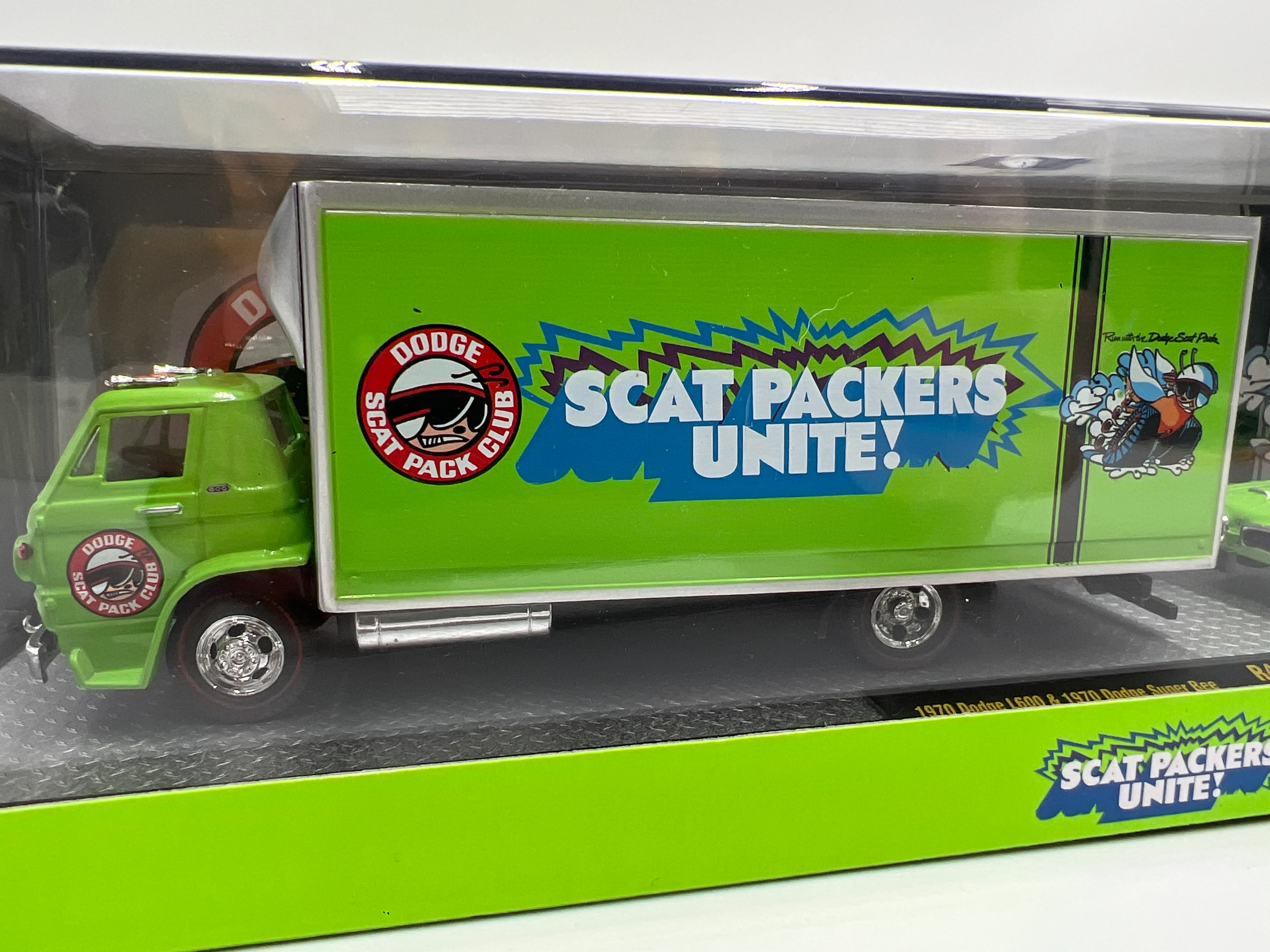 M2 Machines Auto Haulers Scat Packers Unite 1970 Dodge L600 & 1970 Dodge Super Bee R49 - Image 3