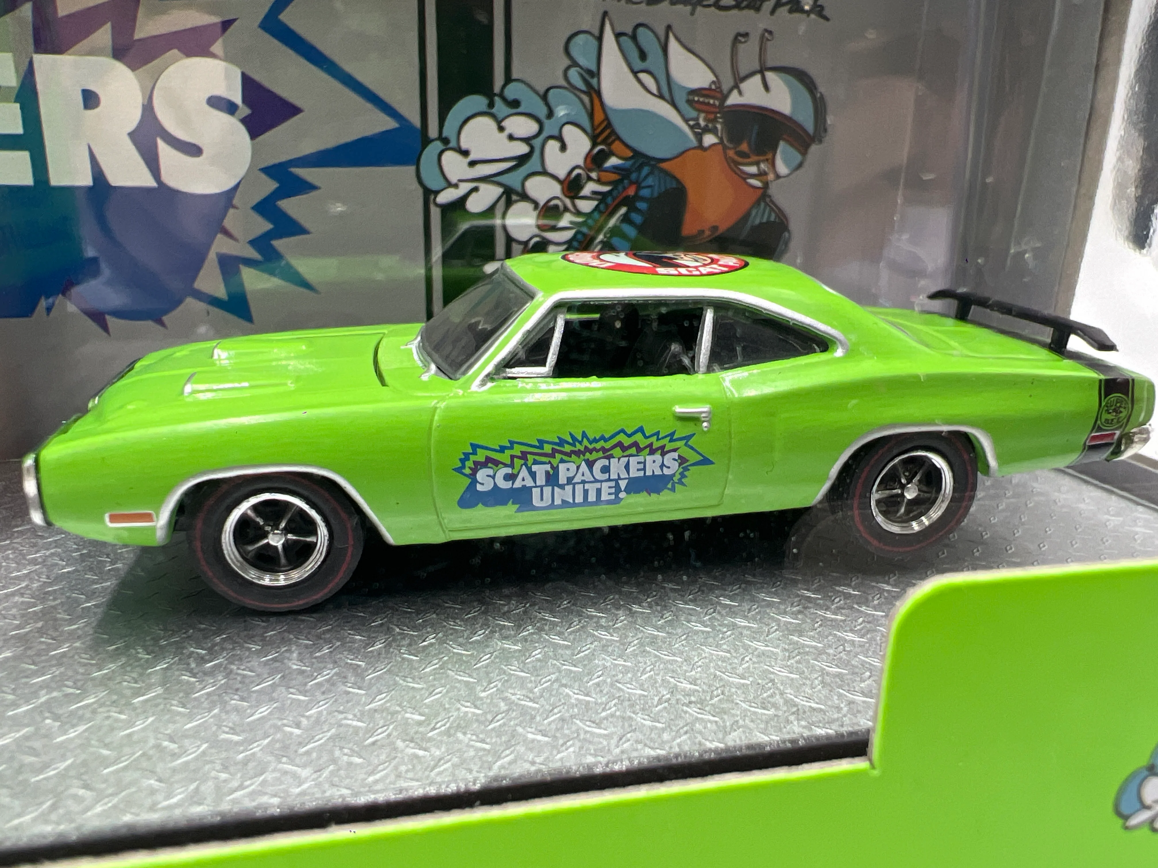 M2 Machines Auto Haulers Scat Packers Unite 1970 Dodge L600 & 1970 Dodge Super Bee R49 - Image 4