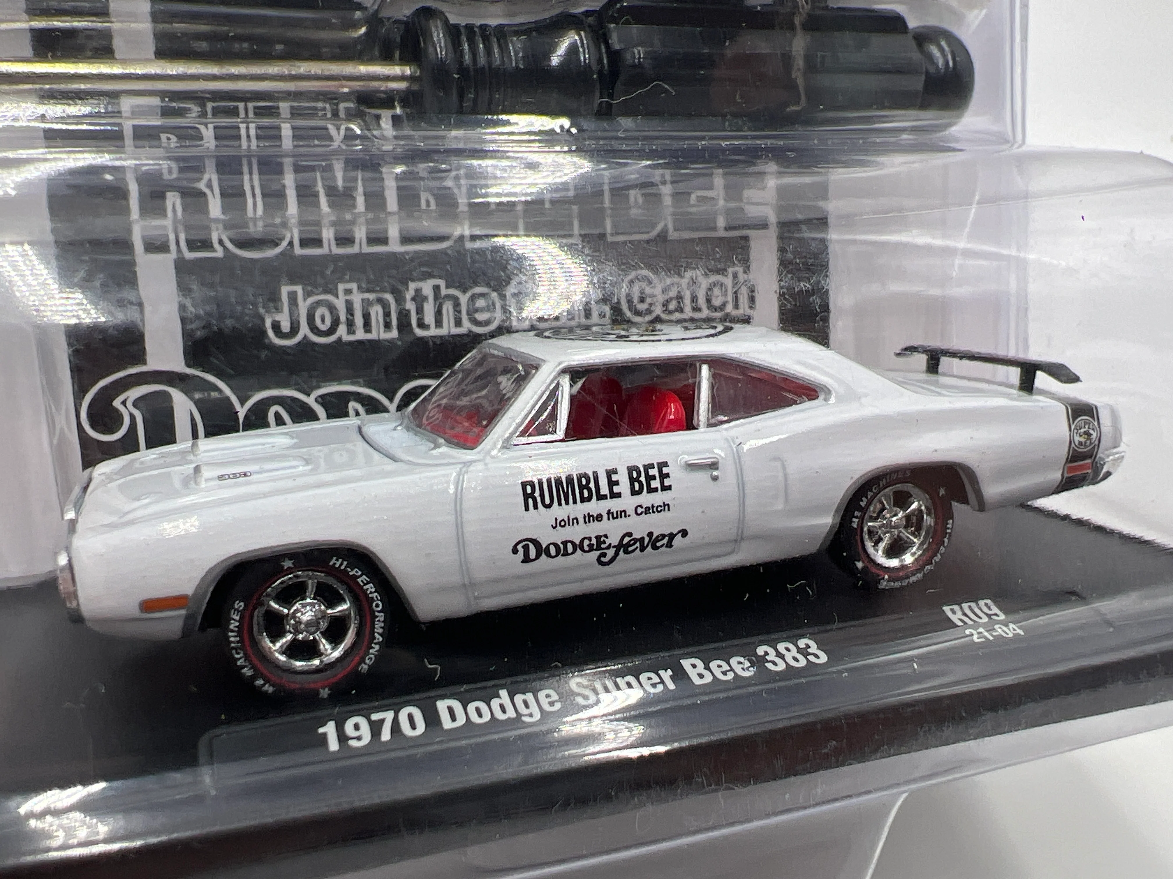 M2 Machines Auto-Wheels CHASE 1970 Dodge Super Bee 383 White R09 - Image 2