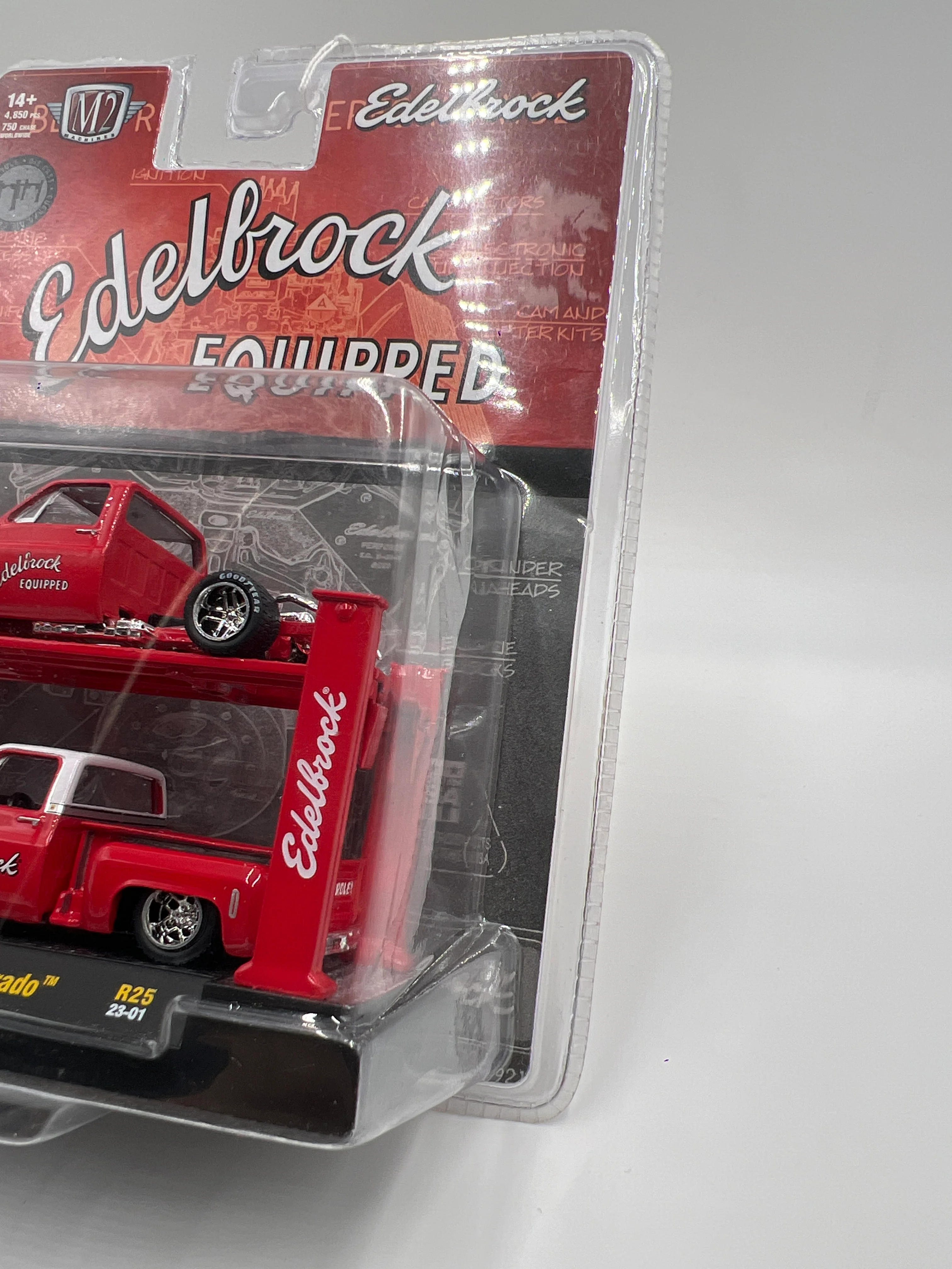 M2 Machines Auto-Lift 2 Pack Edelbrock 1979 Chevrolet Silverado Red R25 - Image 4