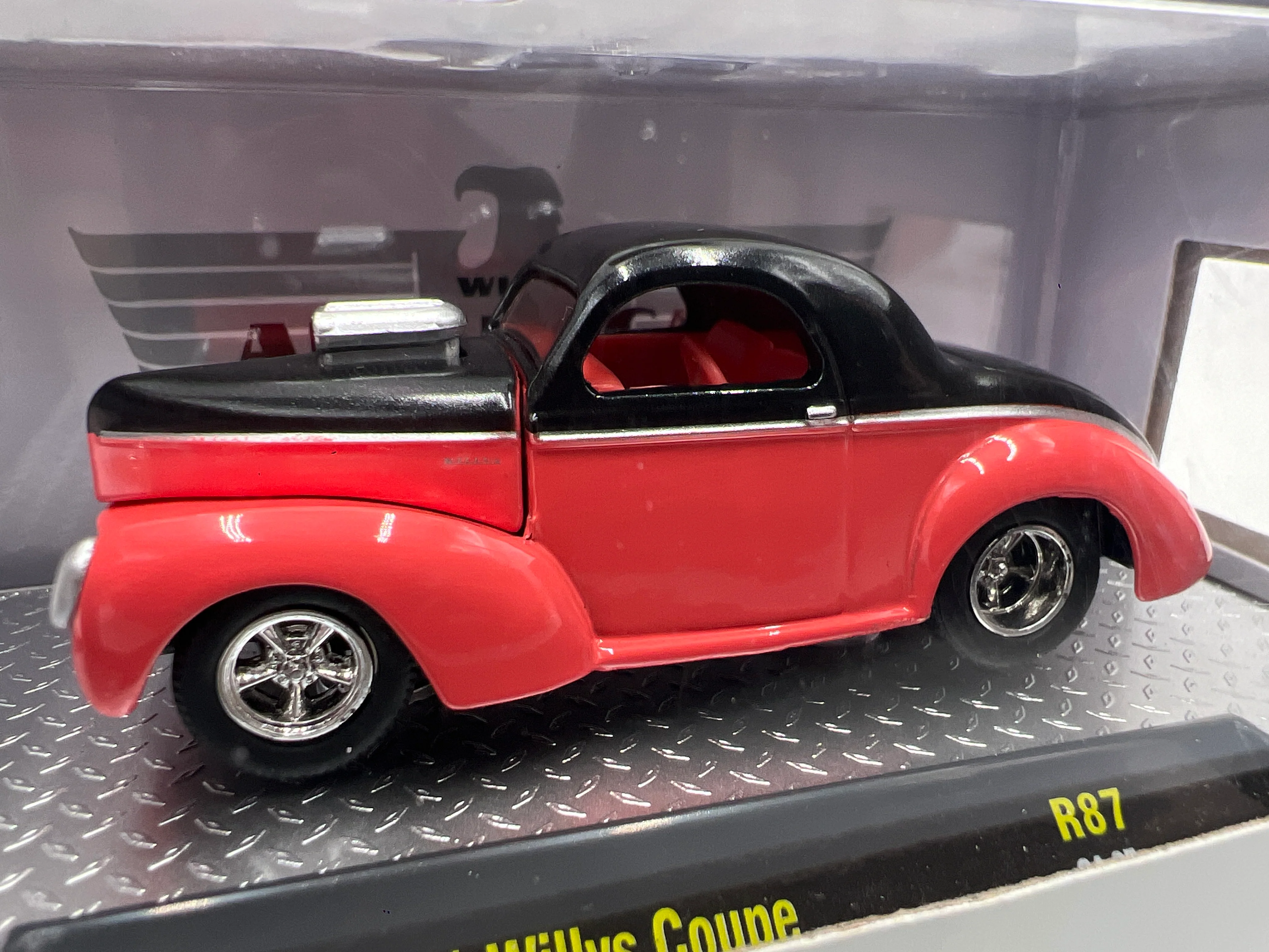 M2 Machines Auto-Thentics 1941 Willys Coupe R87 - Image 2
