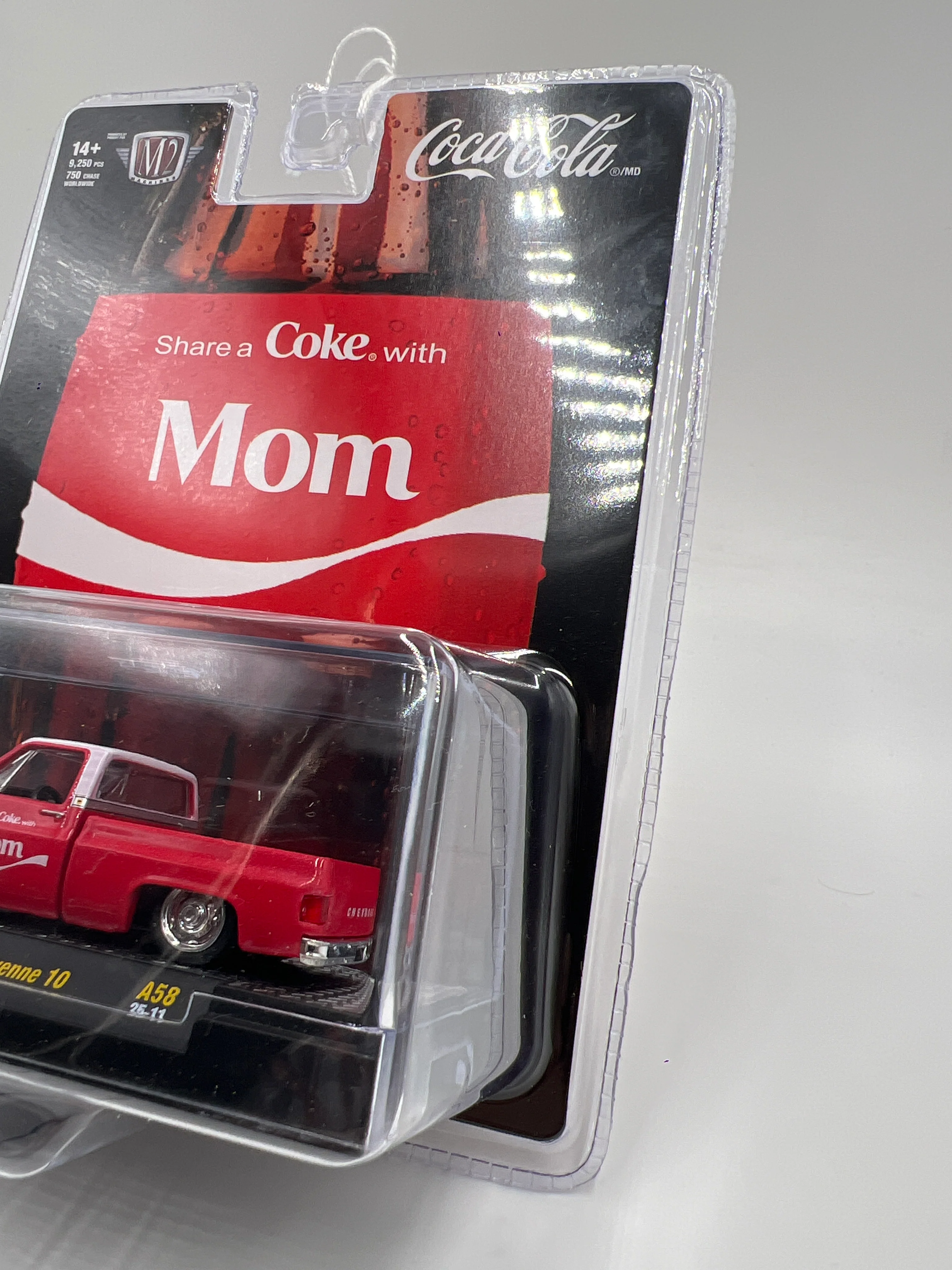 M2 Machines Coca Cola Mom 1973 Chevrolet Cheyenne 10 Red A58 202A - Image 3