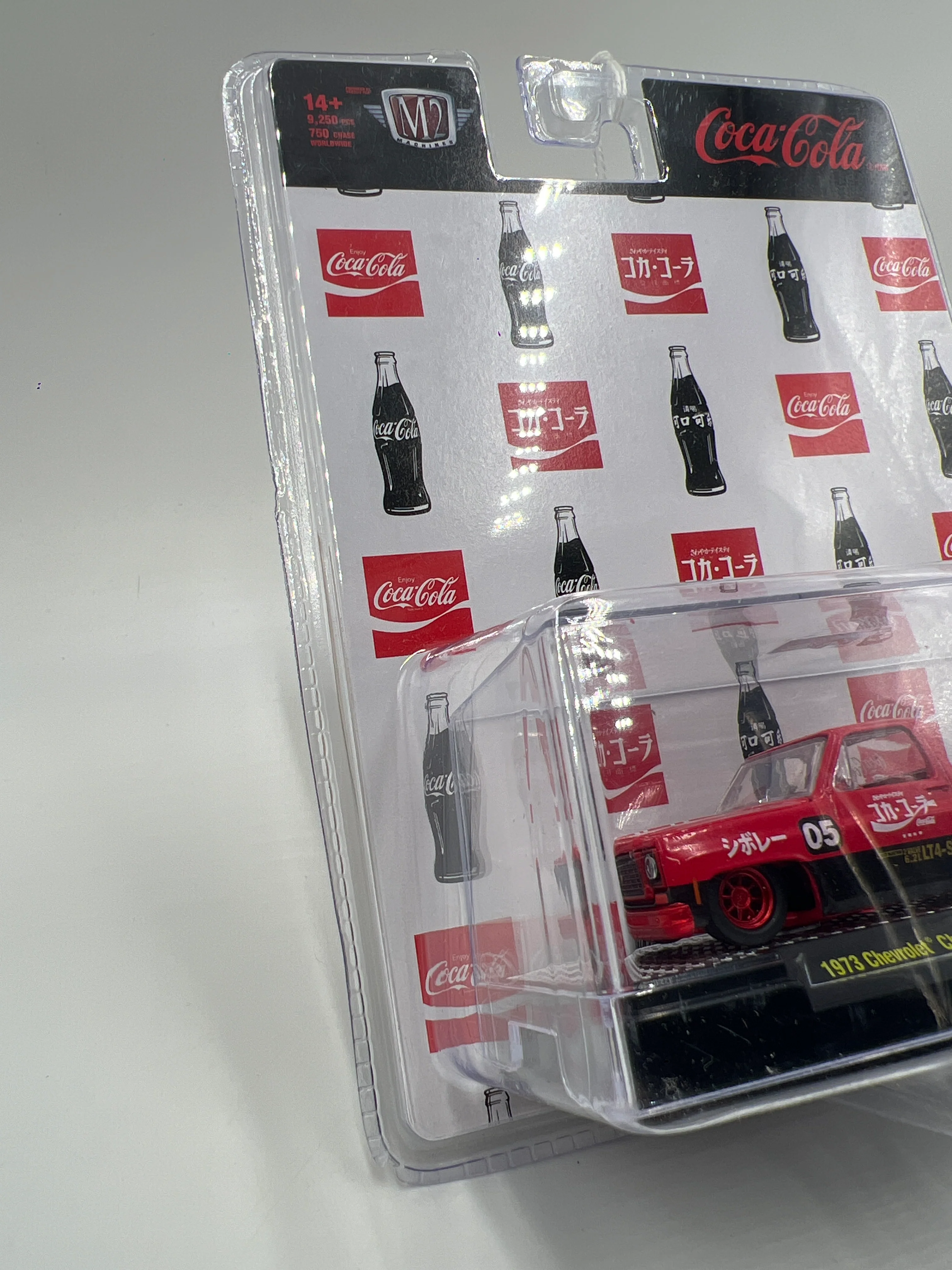 M2 Machines Coca Cola CHASE 1973 Chevrolet Cheyenne Super 10 Custom A36 - Image 4