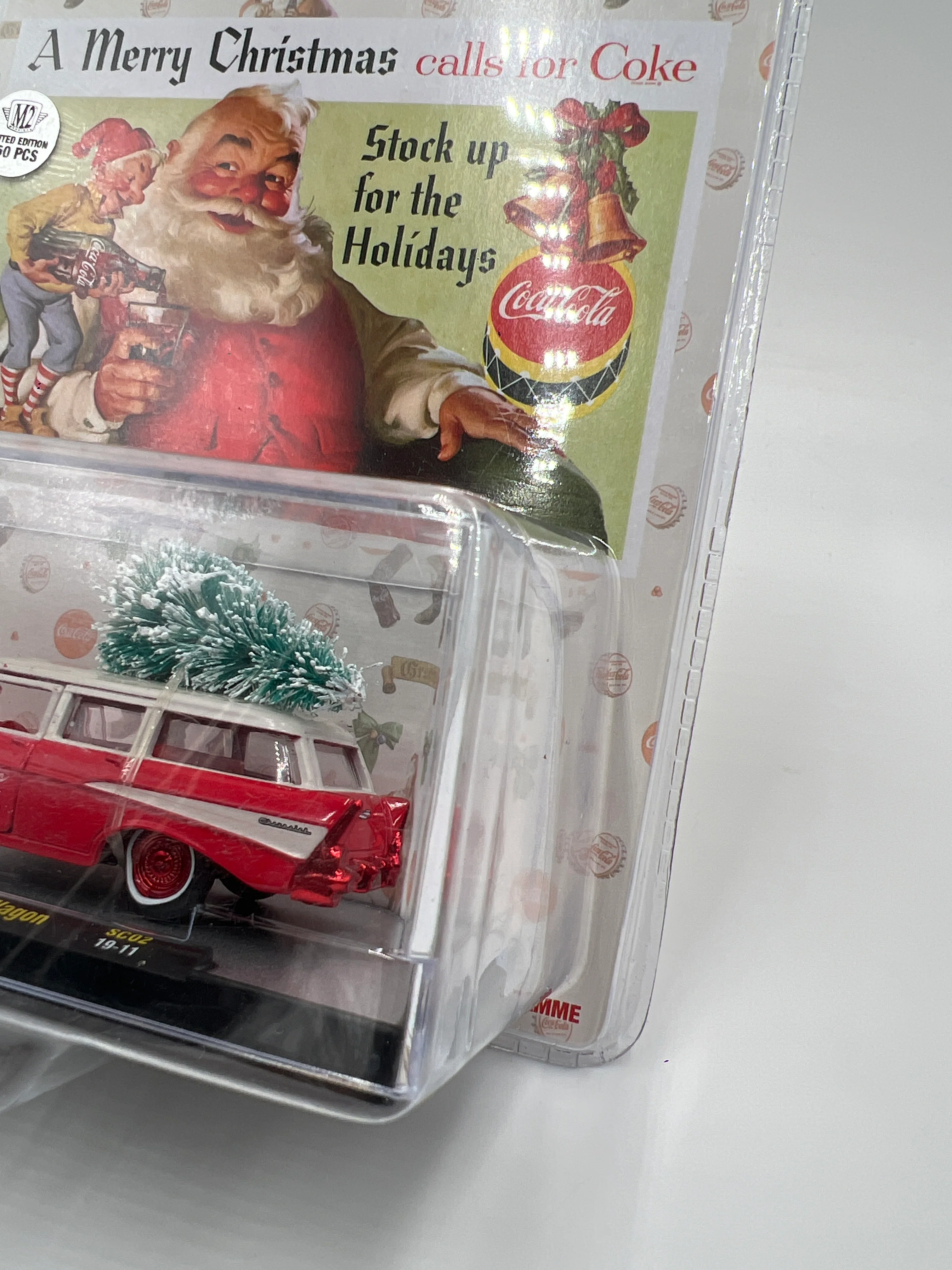 M2 Machines Coca Cola CHASE 1957 Chevrolet 210 Station Wagon Red SC02 - Image 4