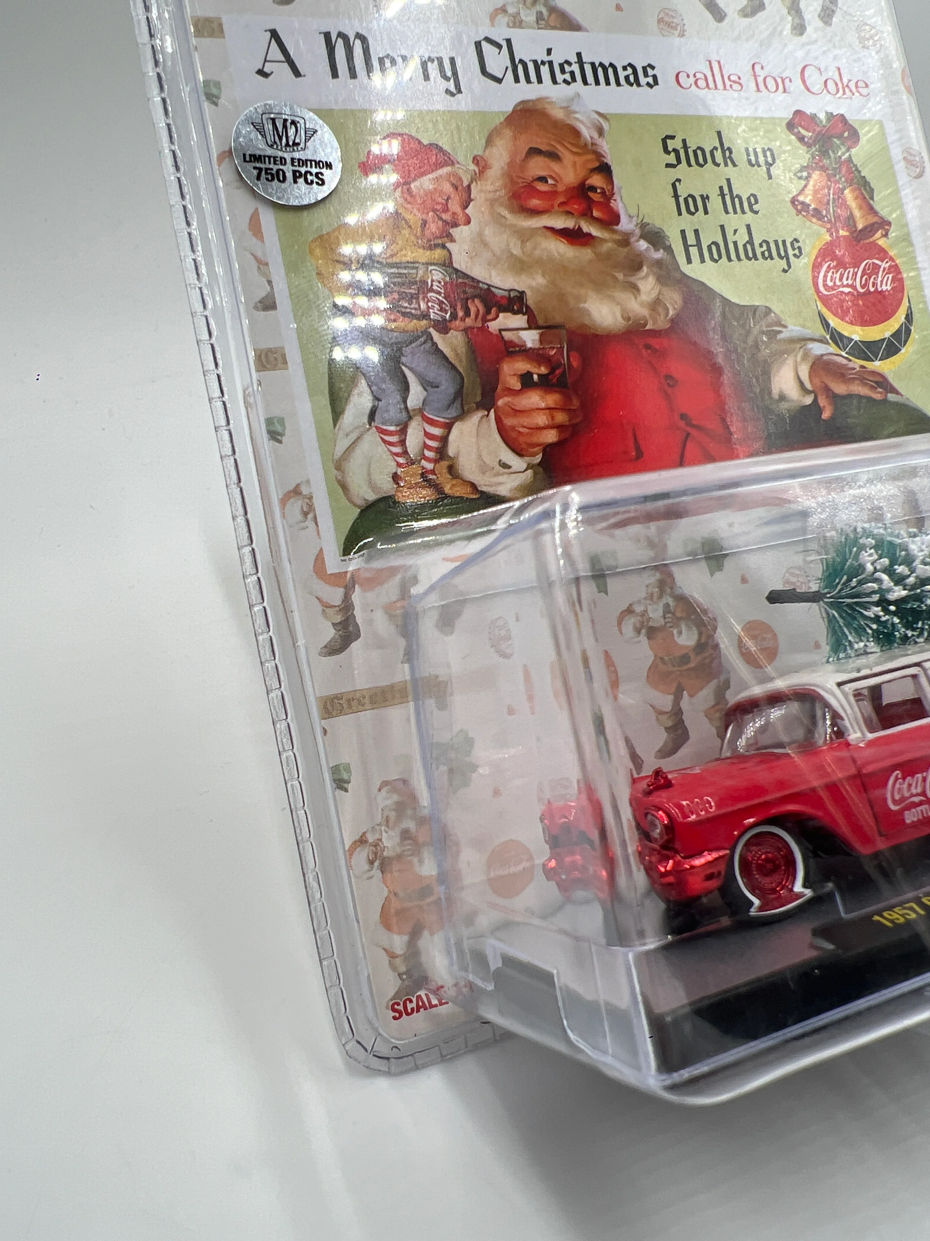 M2 Machines Coca Cola CHASE 1957 Chevrolet 210 Station Wagon Red SC02 - Image 5