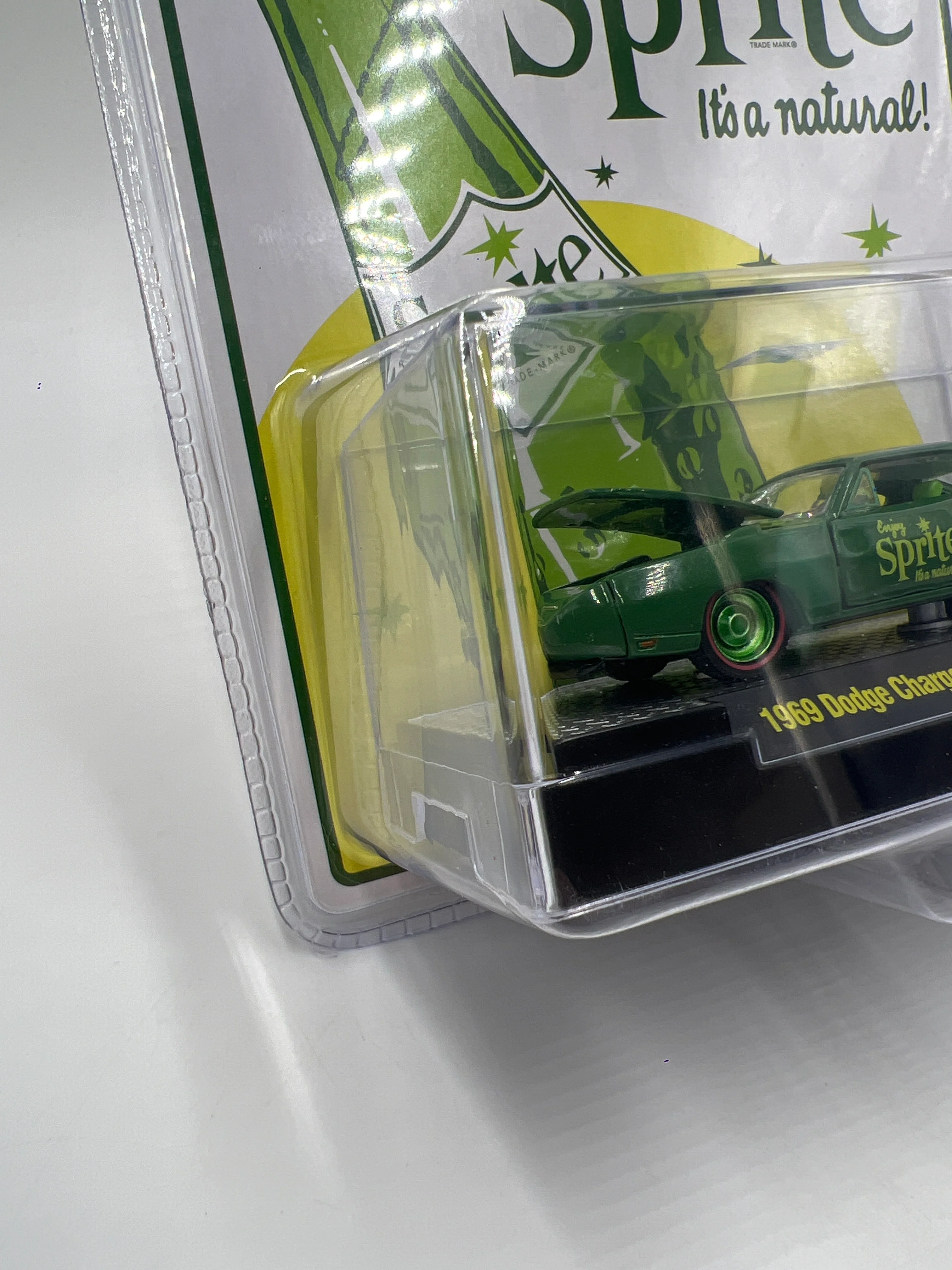 M2 Machines Coca Cola Sprite CHASE 1969 Dodge Charger Daytona Hemi Green A46 - Image 4