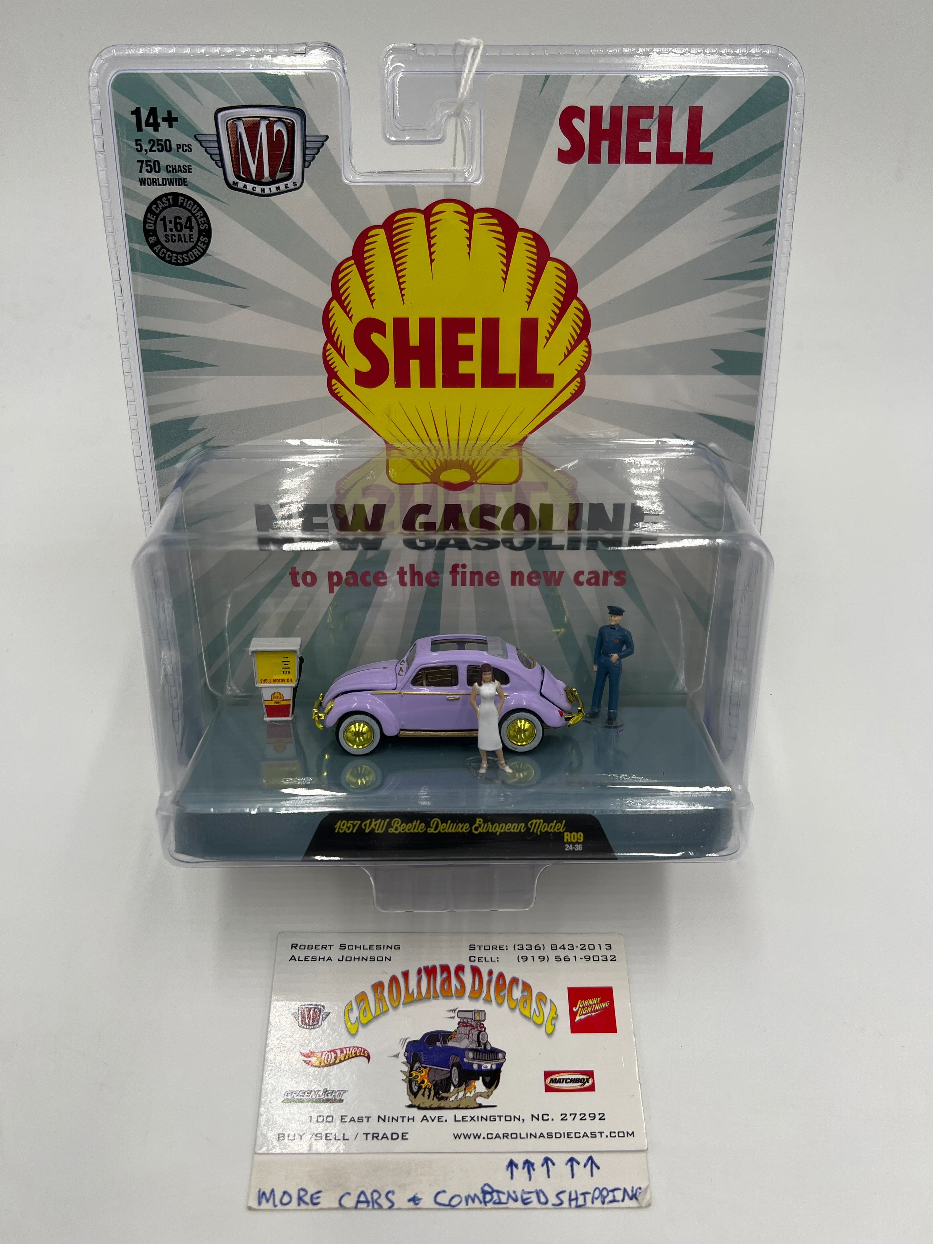 M2 Machines Diorama CHASE Shell 1957 VW Beetle Deluxe European Model Purple R09