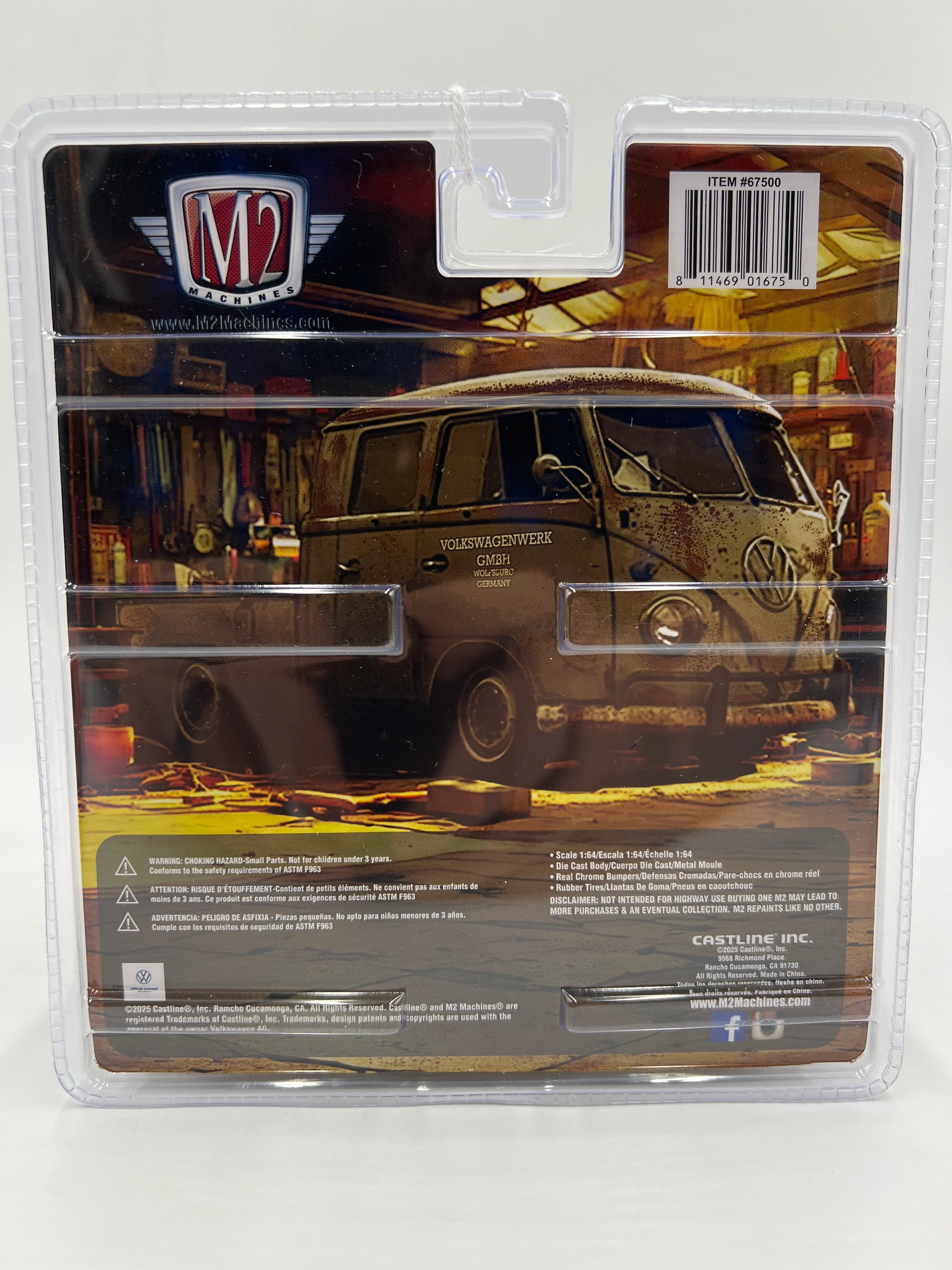 M2 Machines Diorama Volkswagen Specialists 1960 VW Double Cab Truck USA Model R10 196G - Image 6